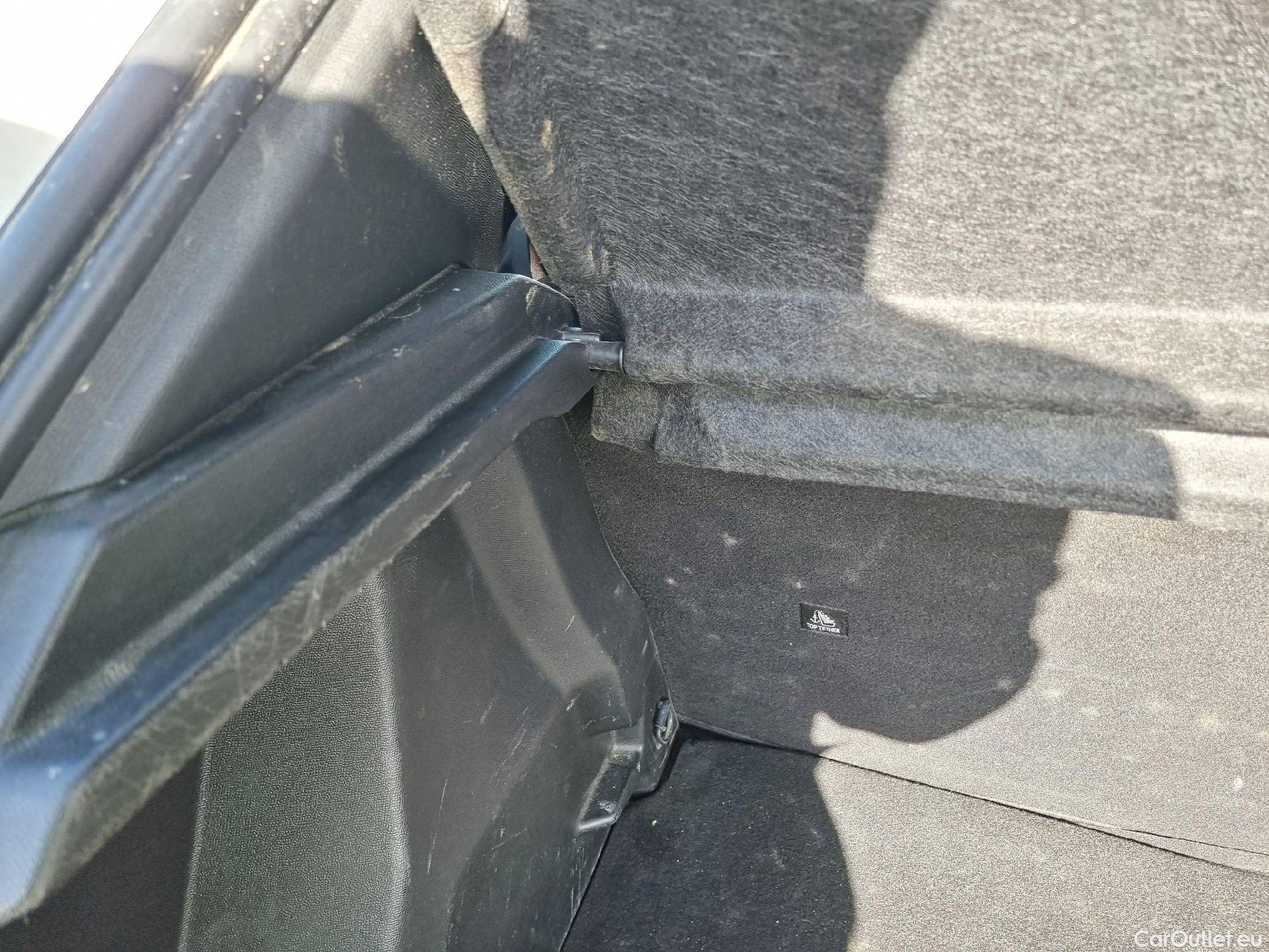  Peugeot  2008 PEUGEOT  / 2019 / 5P / todoterreno Active BlueHDI 81kW (110CV) #4