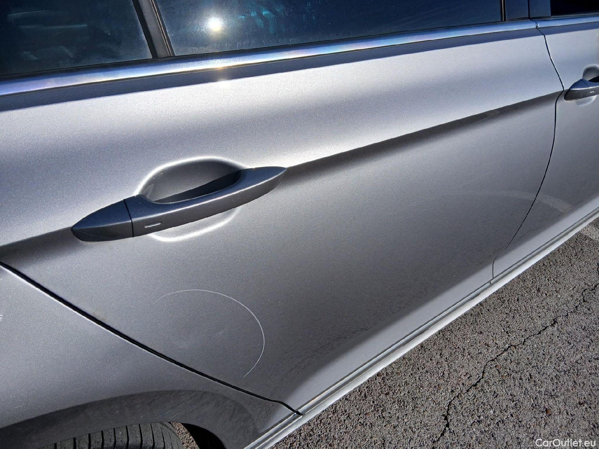  Volkswagen  Passat VOLKSWAGEN  / 2019 / 5P / familiar R-Line 2.0 TDI 140kW (190CV) DSG Variant #30