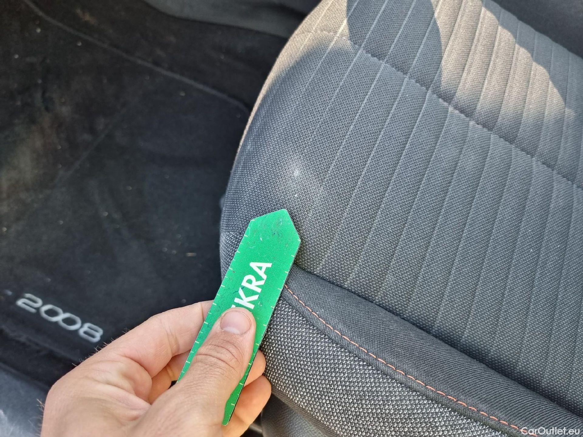  Peugeot  2008 PEUGEOT  / 2019 / 5P / todoterreno Active BlueHDI 81kW (110CV) #37