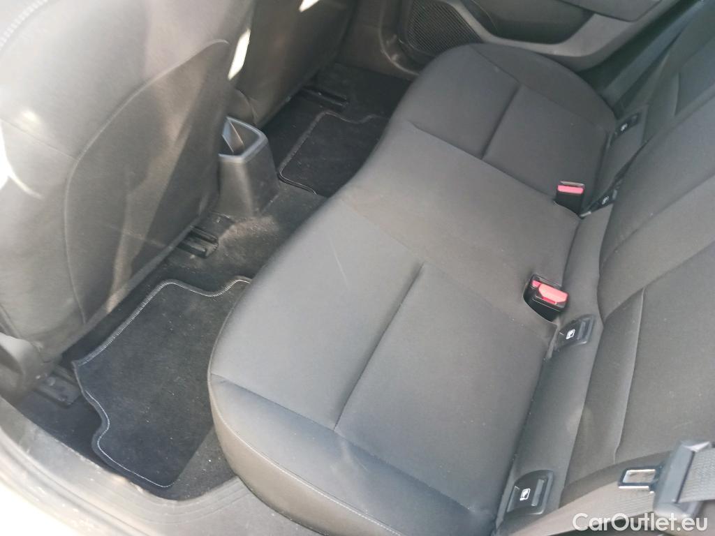  Renault  Clio RENAULT  / 2019 / 5P / berlina con portón Business TCe 74 kW (100CV) GLP #18