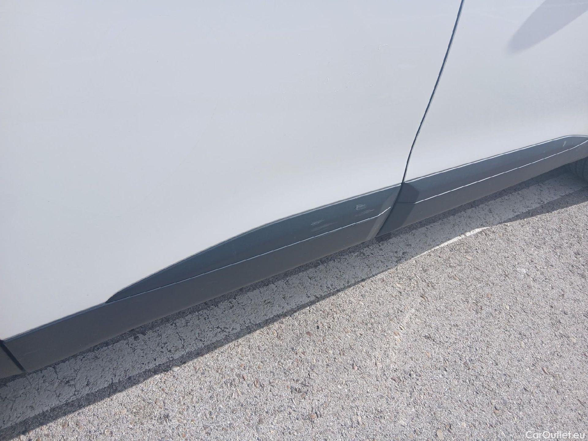  Peugeot  2008 PEUGEOT  / 2019 / 5P / todoterreno Active BlueHDI 100 S&S BVM6 #13