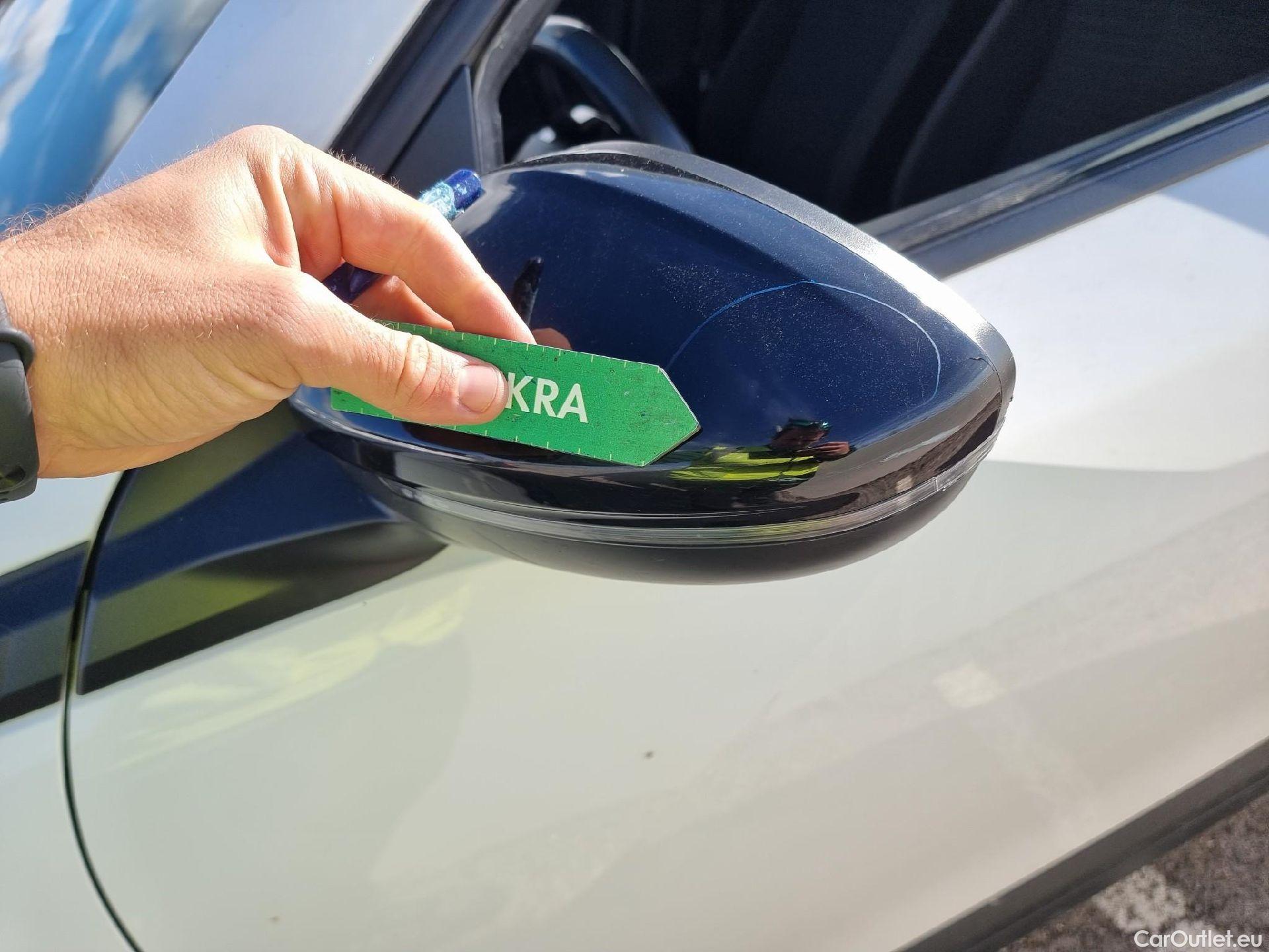  Peugeot  2008 PEUGEOT  / 2019 / 5P / todoterreno Active BlueHDI 81kW (110CV) #19