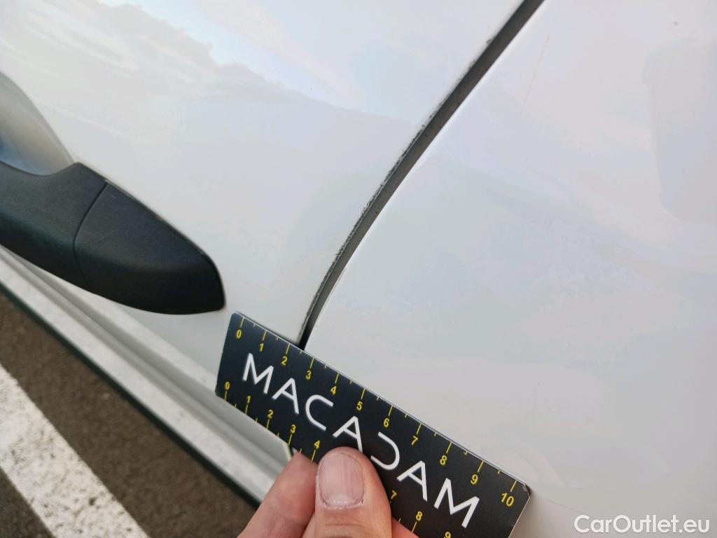  Renault  Clio RENAULT  / 2019 / 5P / berlina con portón Business TCe 74 kW (100CV) GLP #2