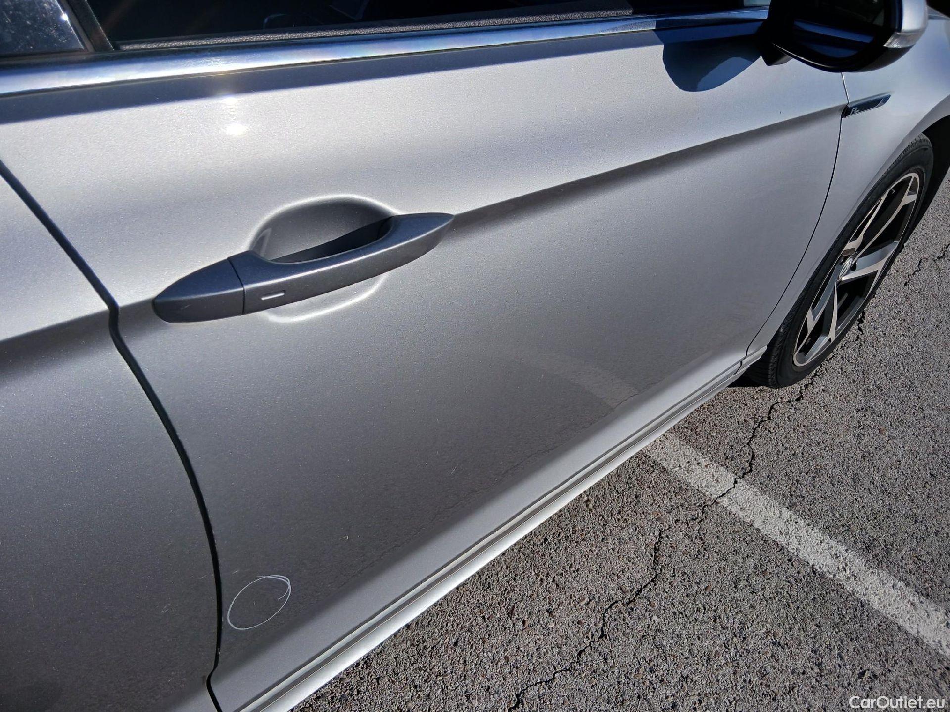  Volkswagen  Passat VOLKSWAGEN  / 2019 / 5P / familiar R-Line 2.0 TDI 140kW (190CV) DSG Variant #31