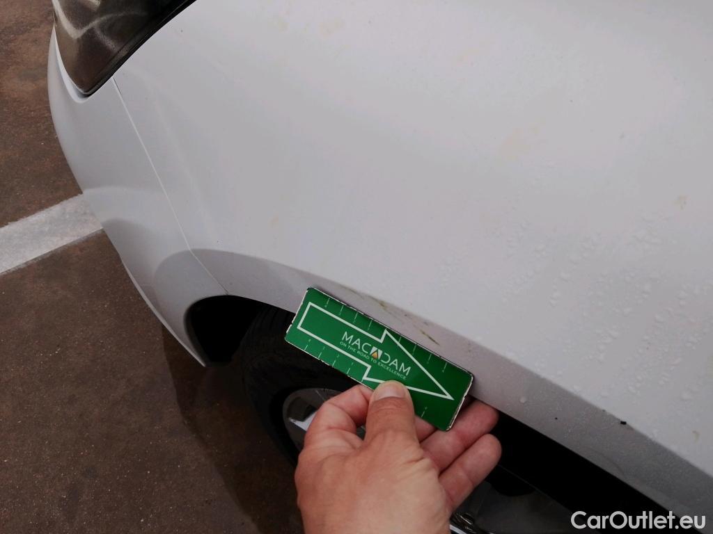  Renault  Megane RENAULT Mégane / 2015 / 5P / familiar Sp. Tourer Zen En. dCi 81kW (110CV) #24