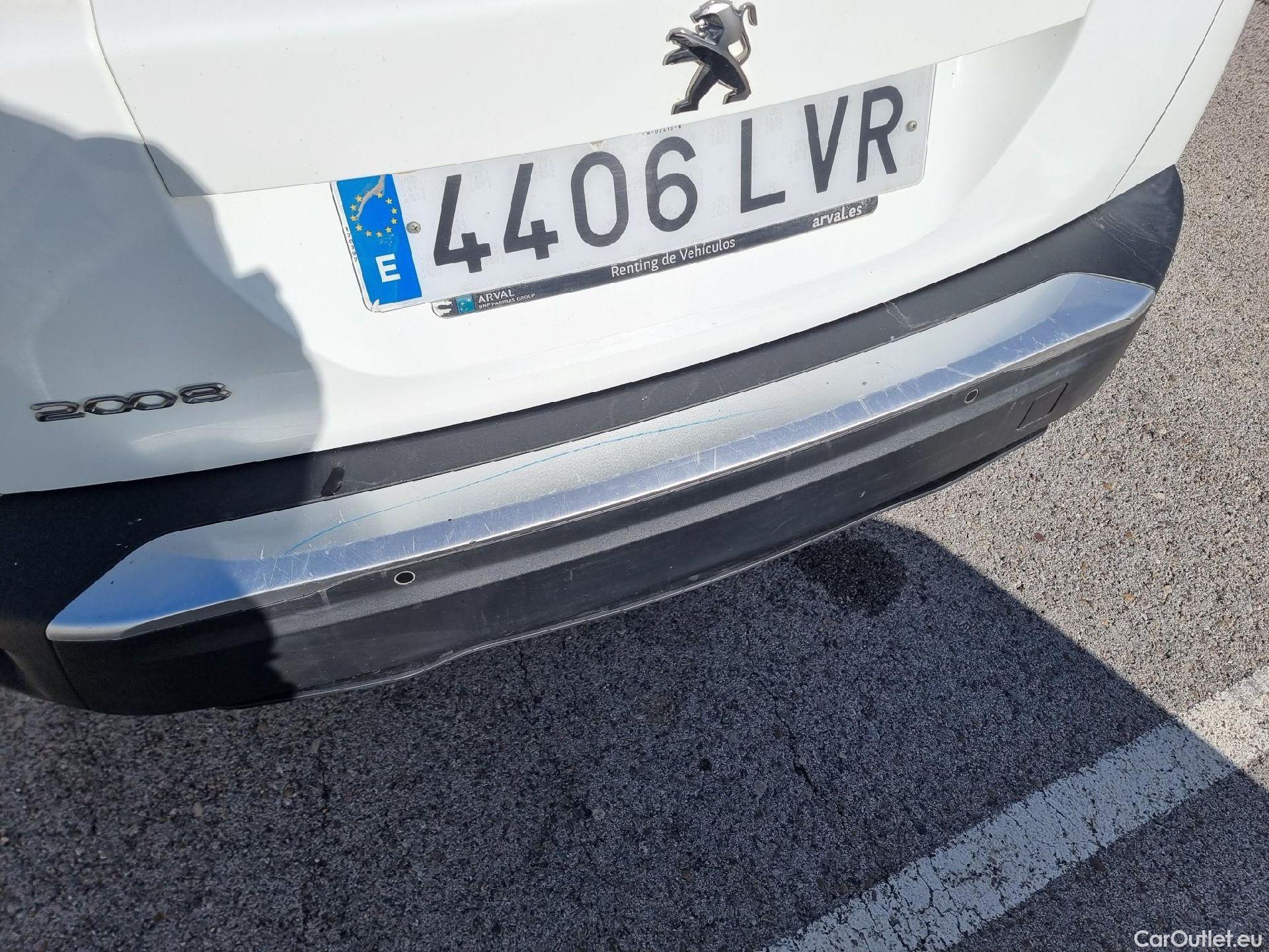  Peugeot  2008 PEUGEOT  / 2019 / 5P / todoterreno Active BlueHDI 81kW (110CV) #24