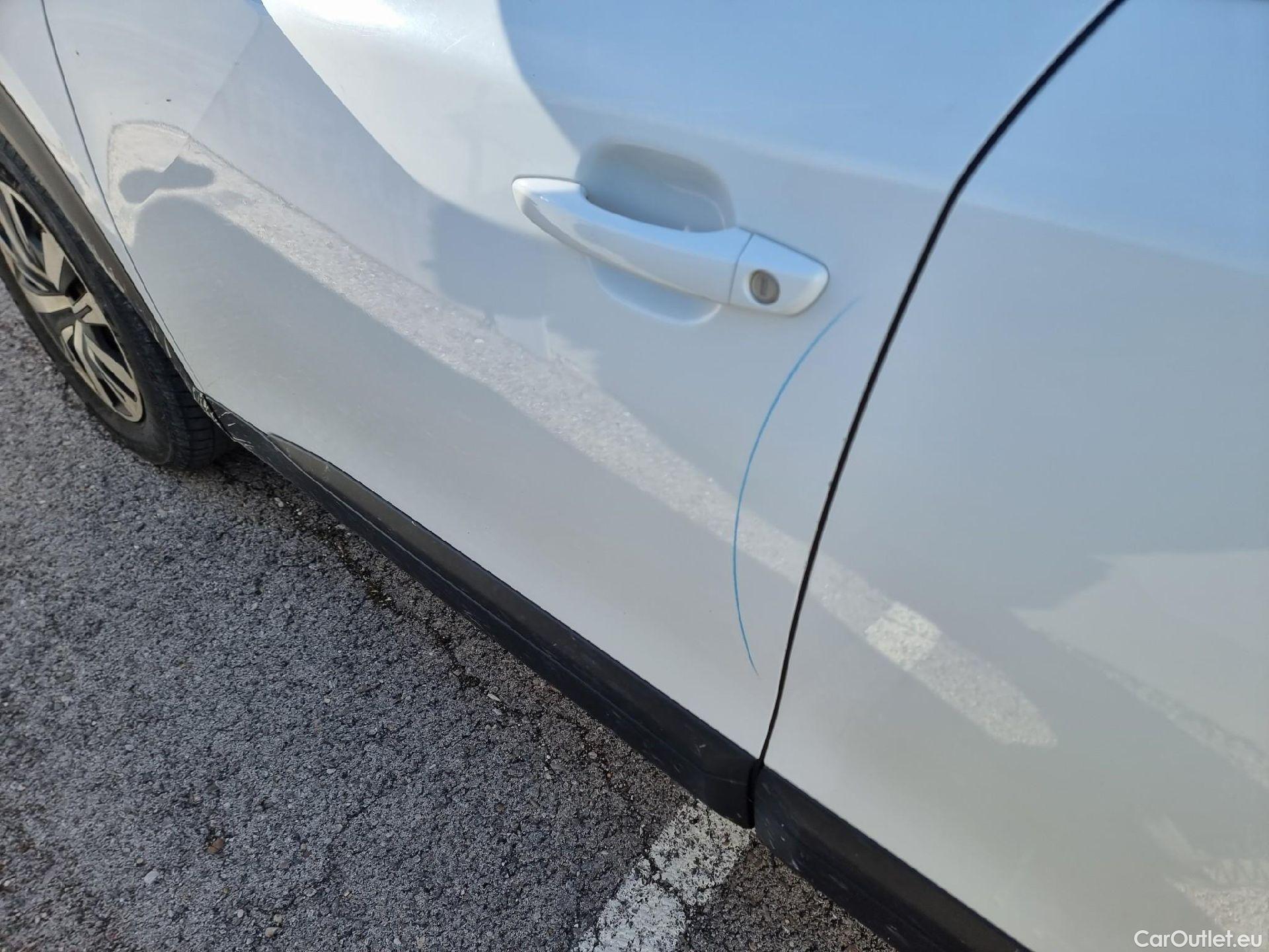  Peugeot  2008 PEUGEOT  / 2019 / 5P / todoterreno Active BlueHDI 81kW (110CV) #21