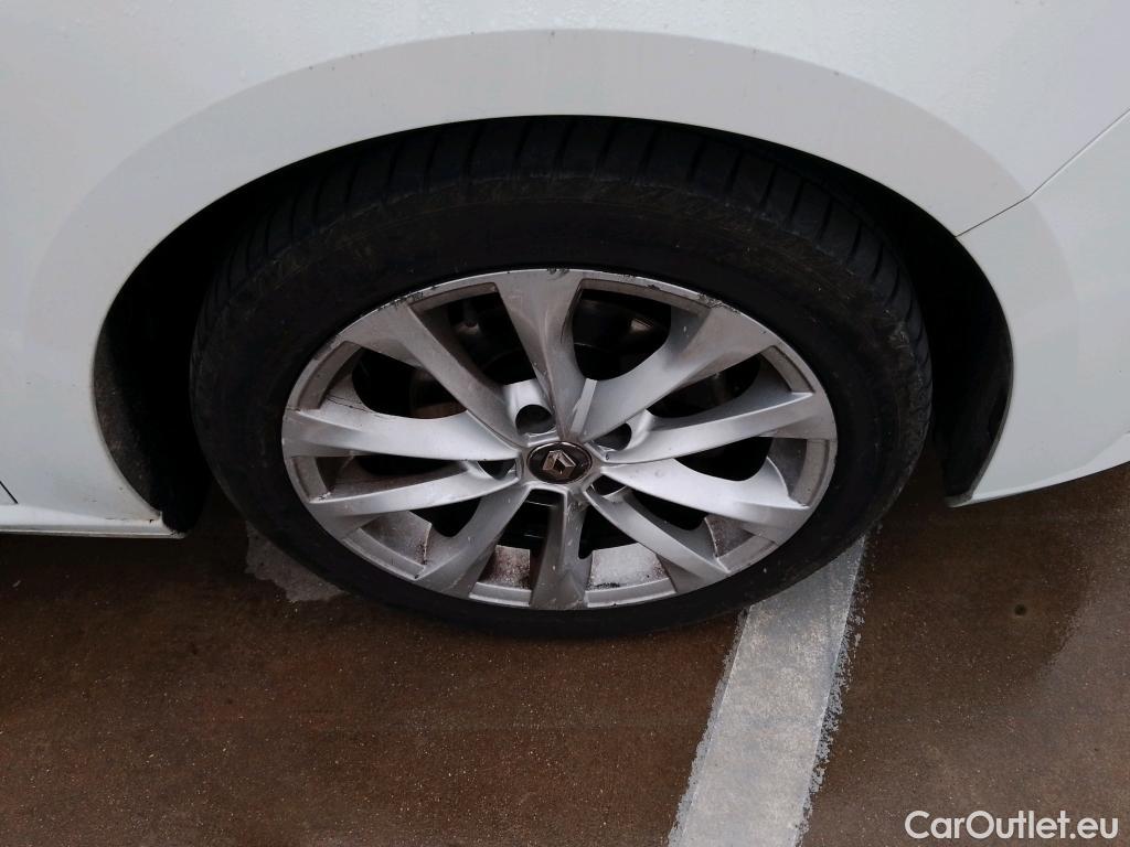  Renault  Megane RENAULT Mégane / 2015 / 5P / familiar Sp. Tourer Zen En. dCi 81kW (110CV) #19