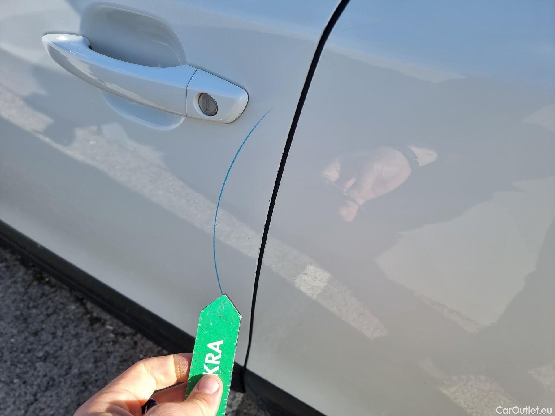  Peugeot  2008 PEUGEOT  / 2019 / 5P / todoterreno Active BlueHDI 81kW (110CV) #20