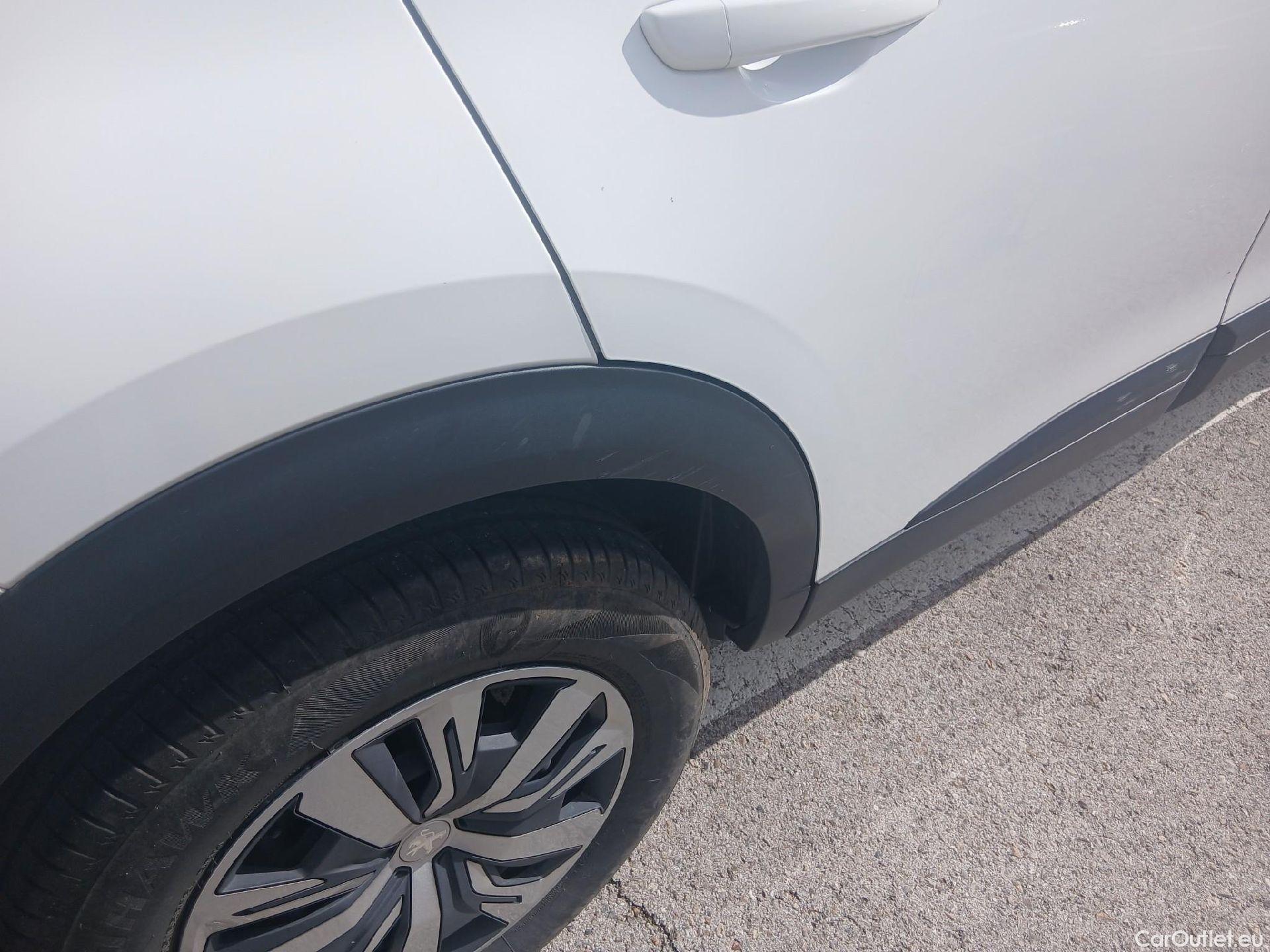  Peugeot  2008 PEUGEOT  / 2019 / 5P / todoterreno Active BlueHDI 100 S&S BVM6 #12