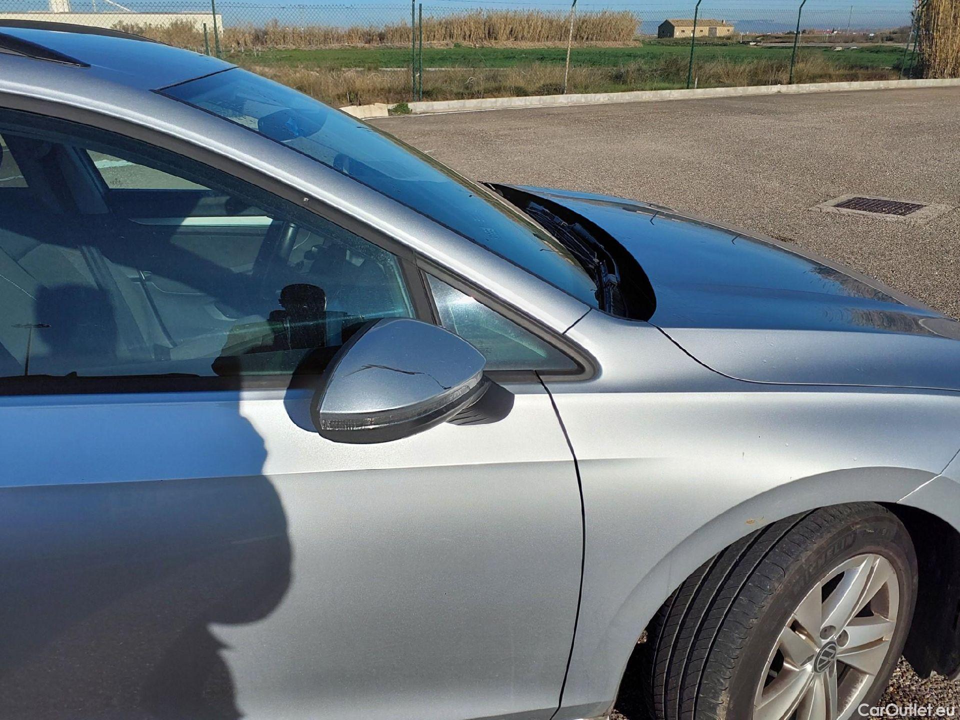  Volkswagen  Golf  VOLKSWAGEN / 2020 / 5P / familiar Life 1.0 eTSI 81kW (110CV) DSG Variant #4