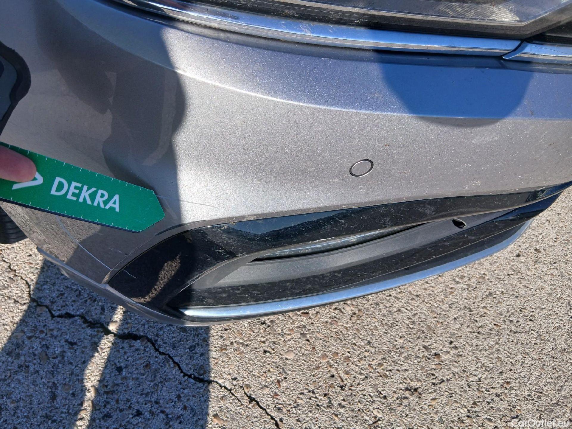  Volkswagen  Passat VOLKSWAGEN  / 2019 / 5P / familiar R-Line 2.0 TDI 140kW (190CV) DSG Variant #8