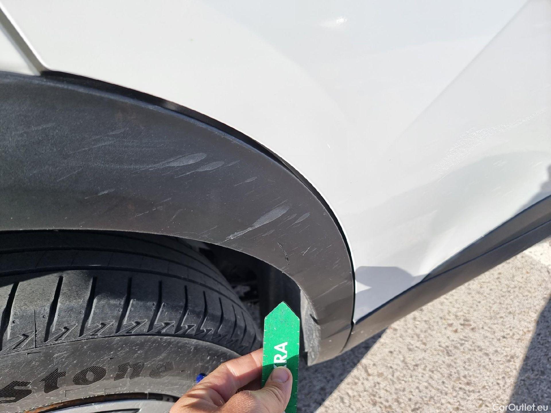  Peugeot  2008 PEUGEOT  / 2019 / 5P / todoterreno Active BlueHDI 81kW (110CV) #27