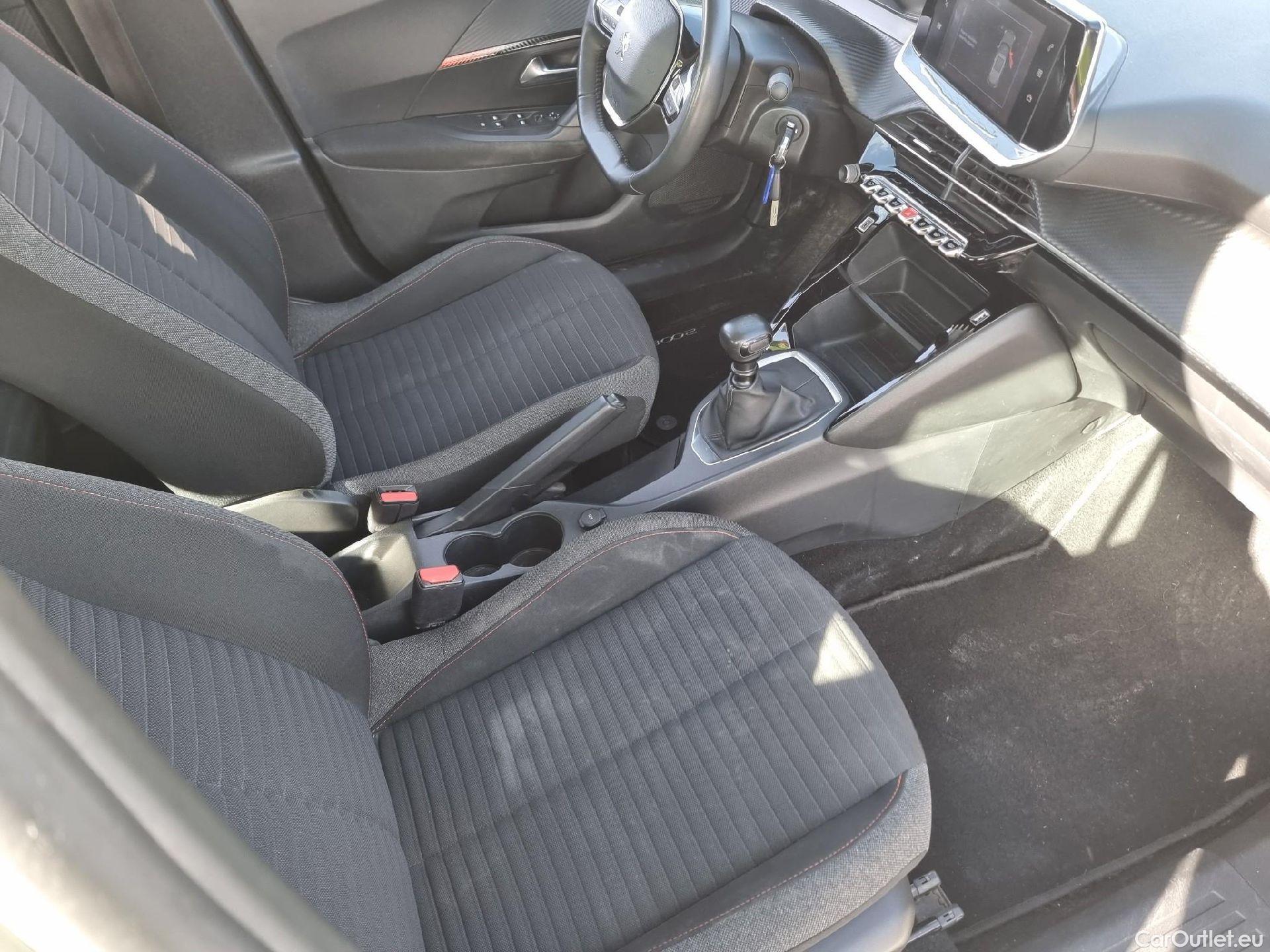  Peugeot  2008 PEUGEOT  / 2019 / 5P / todoterreno Active BlueHDI 81kW (110CV) #5