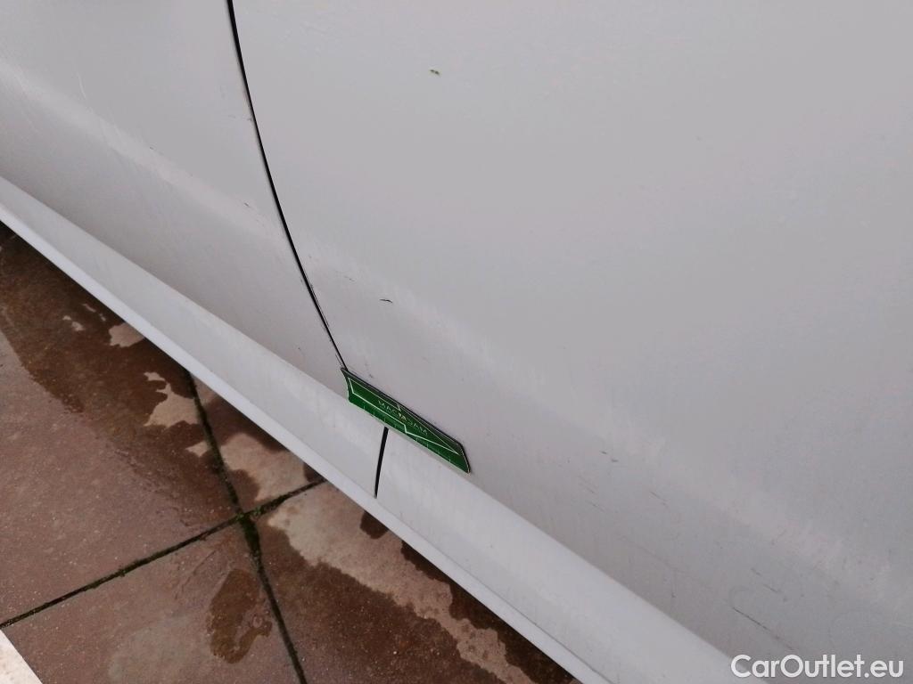  Renault  Megane RENAULT Mégane / 2015 / 5P / familiar Sp. Tourer Zen En. dCi 81kW (110CV) #10