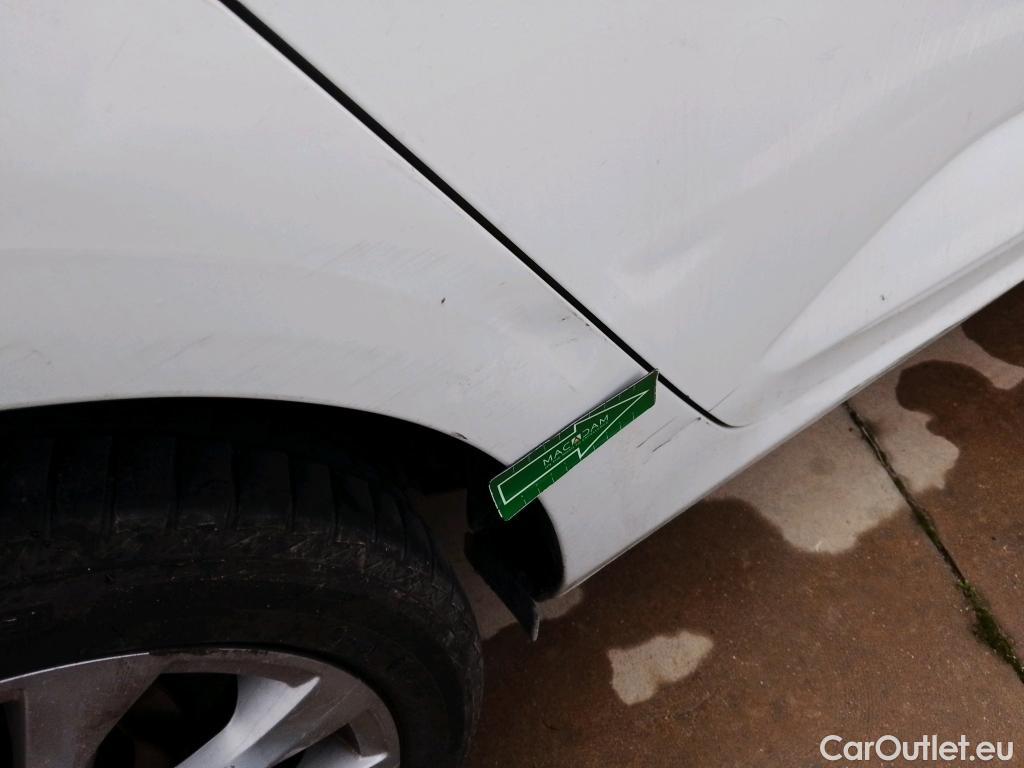  Renault  Megane RENAULT Mégane / 2015 / 5P / familiar Sp. Tourer Zen En. dCi 81kW (110CV) #7