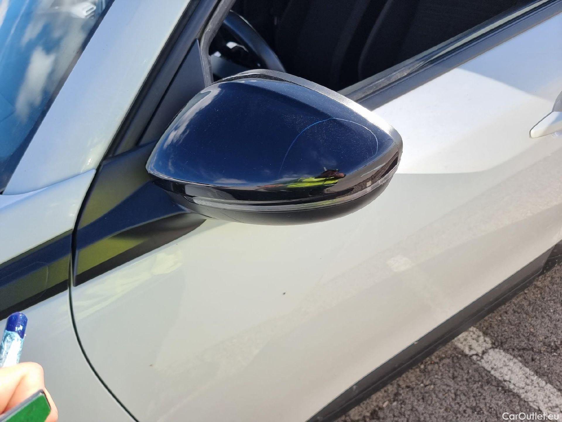  Peugeot  2008 PEUGEOT  / 2019 / 5P / todoterreno Active BlueHDI 81kW (110CV) #18