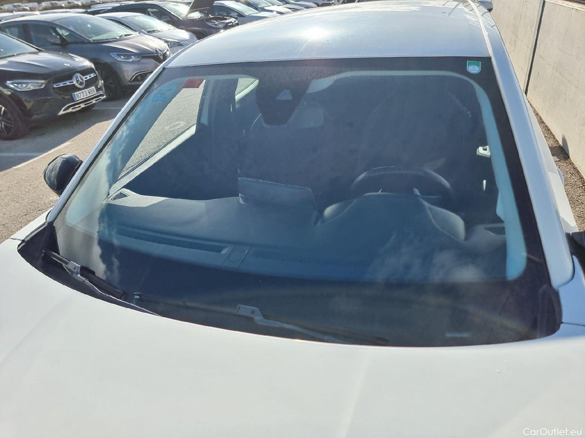  Peugeot  2008 PEUGEOT  / 2019 / 5P / todoterreno Active BlueHDI 81kW (110CV) #15