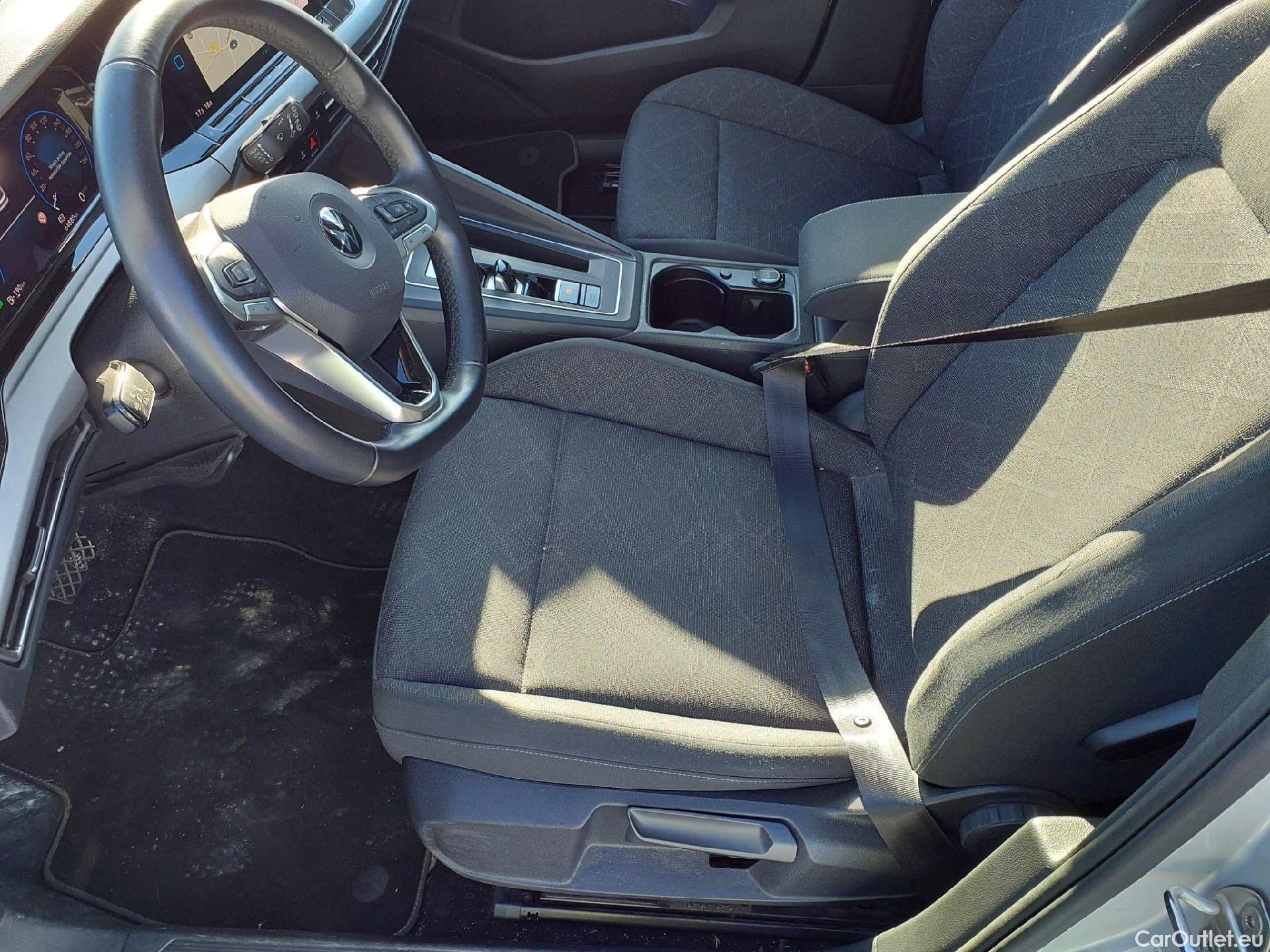  Volkswagen  Golf  VOLKSWAGEN / 2020 / 5P / familiar Life 1.0 eTSI 81kW (110CV) DSG Variant #6