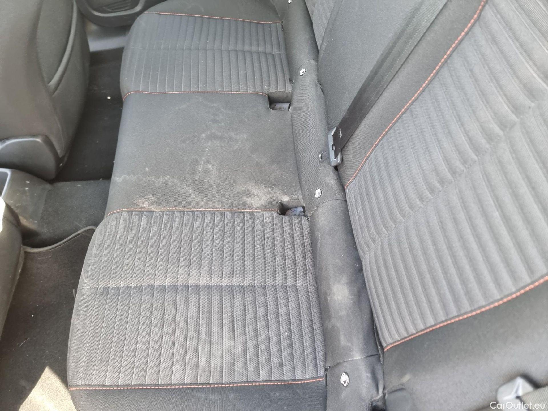  Peugeot  2008 PEUGEOT  / 2019 / 5P / todoterreno Active BlueHDI 81kW (110CV) #2