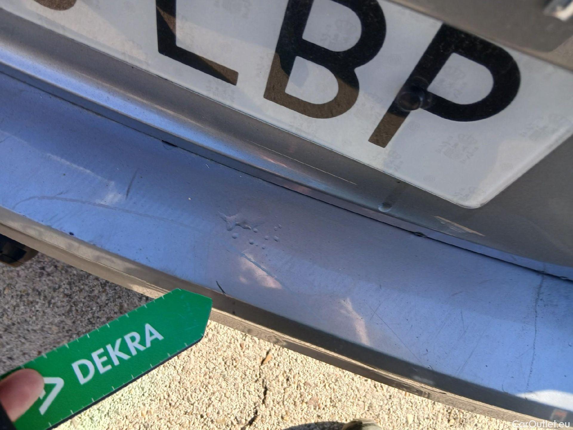  Volkswagen  Passat VOLKSWAGEN  / 2019 / 5P / familiar R-Line 2.0 TDI 140kW (190CV) DSG Variant #25