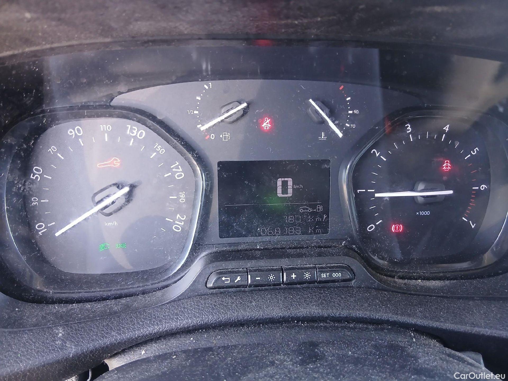  Land Rover  Discovery FIAT Scudo / 2021 / 4P / furgón Furgón L2 100cv MT5 (AC) #1