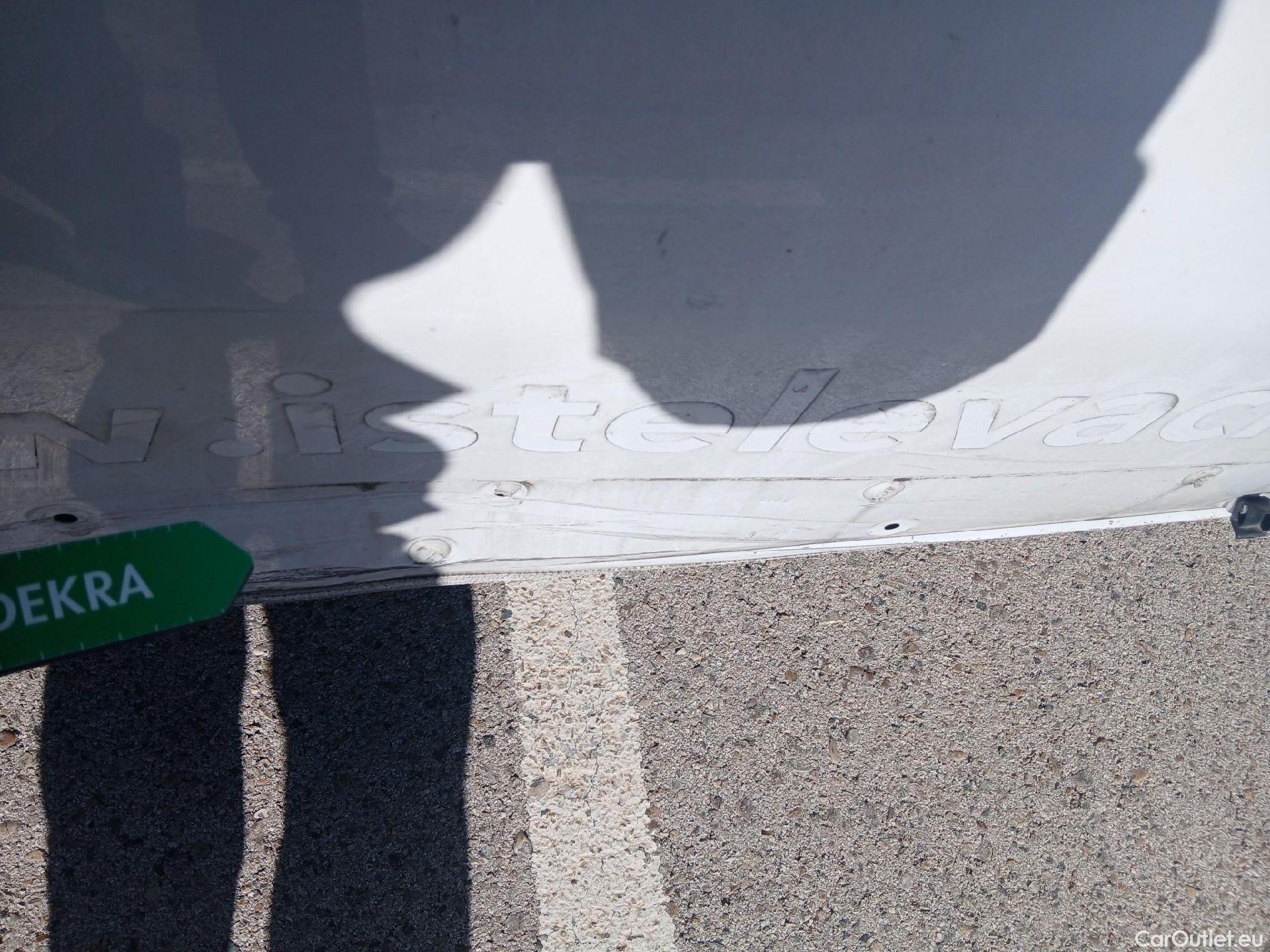  Land Rover  Discovery FIAT Scudo / 2021 / 4P / furgón Furgón L2 100cv MT5 (AC) #32