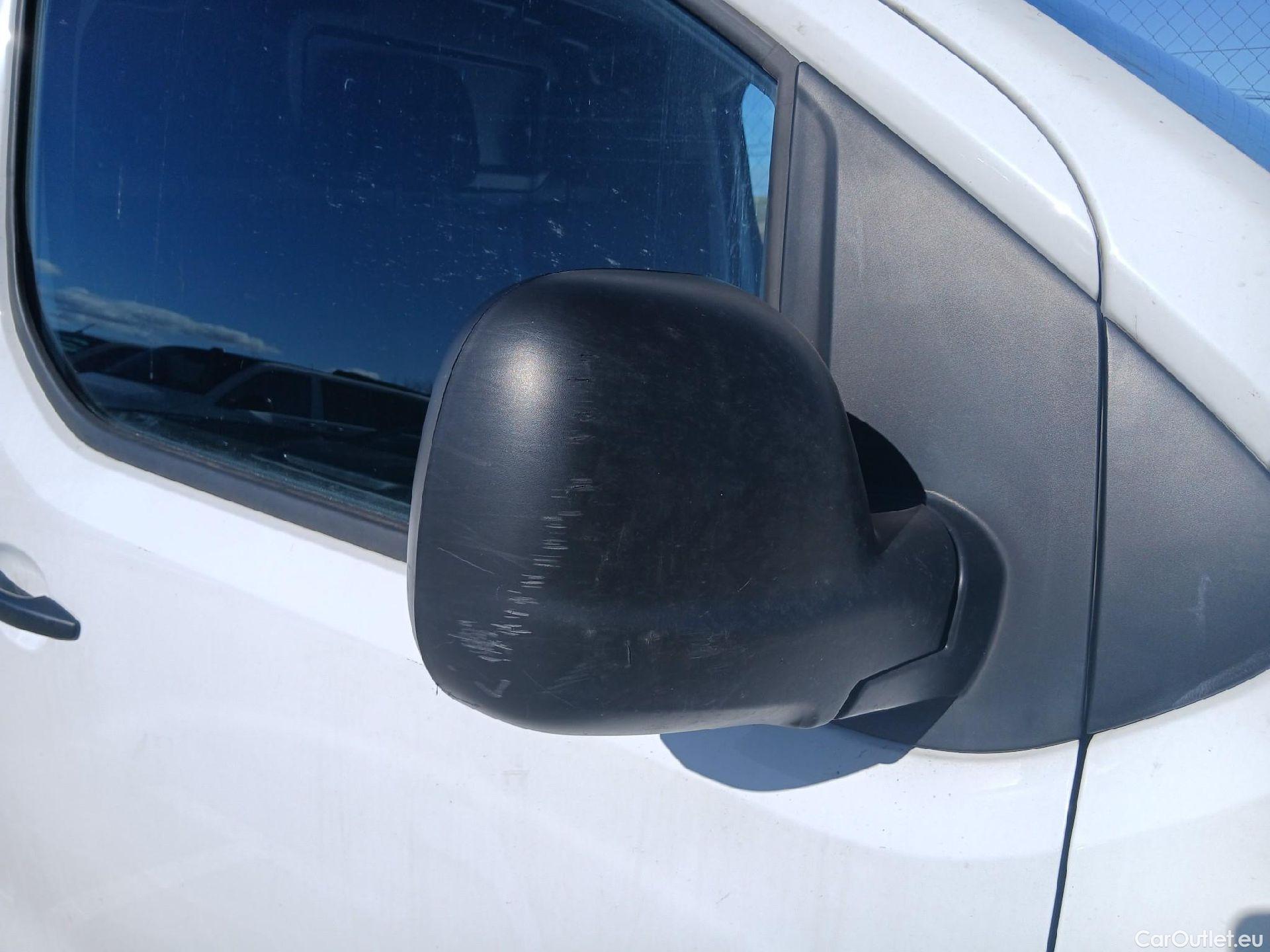  Land Rover  Discovery FIAT Scudo / 2021 / 4P / furgón Furgón L2 100cv MT5 (AC) #36