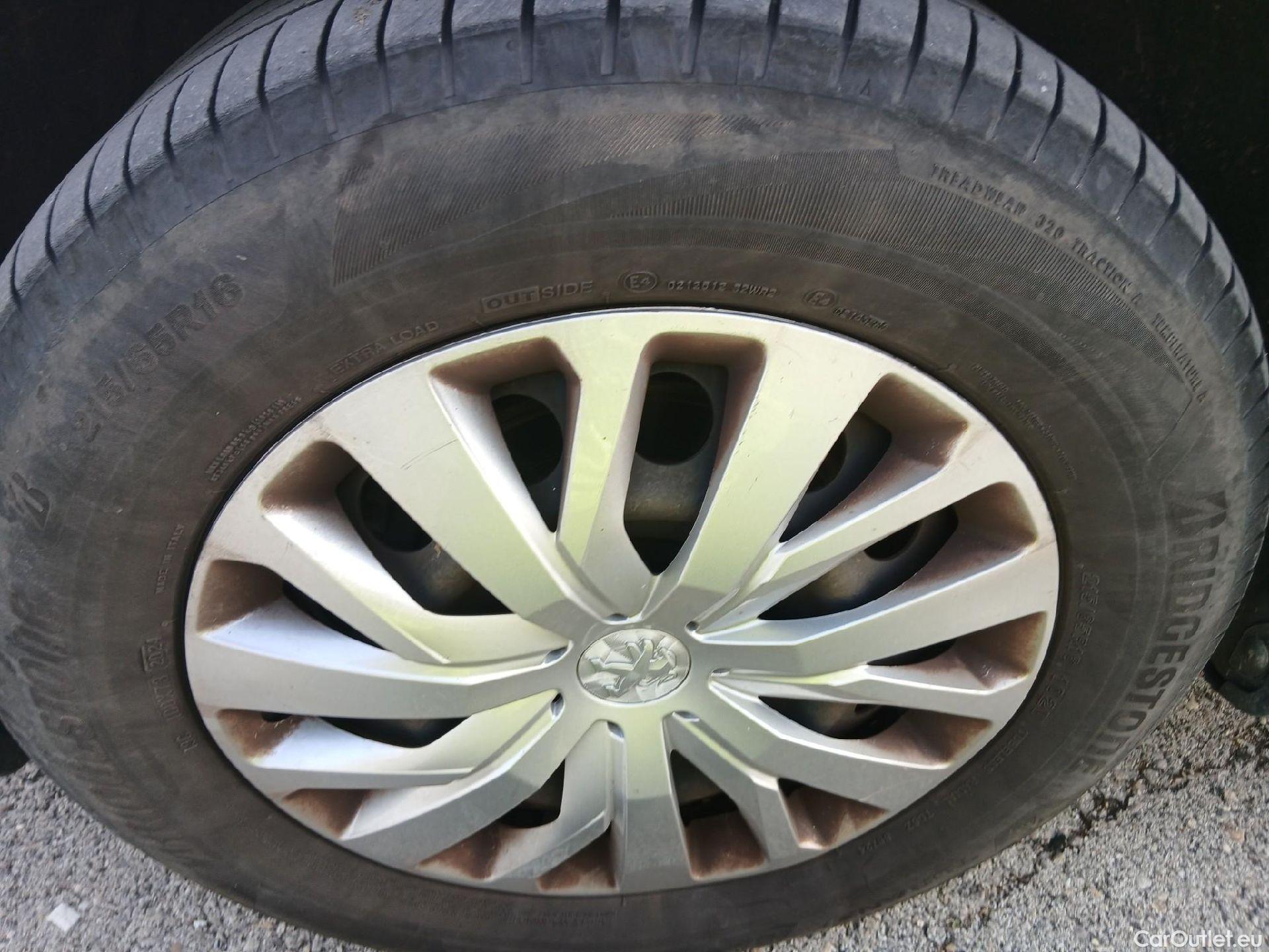  Peugeot  RIFTER PEUGEOT  / 2018 / 4P / combi Active Standard BlueHDi 73kW (IND) #3