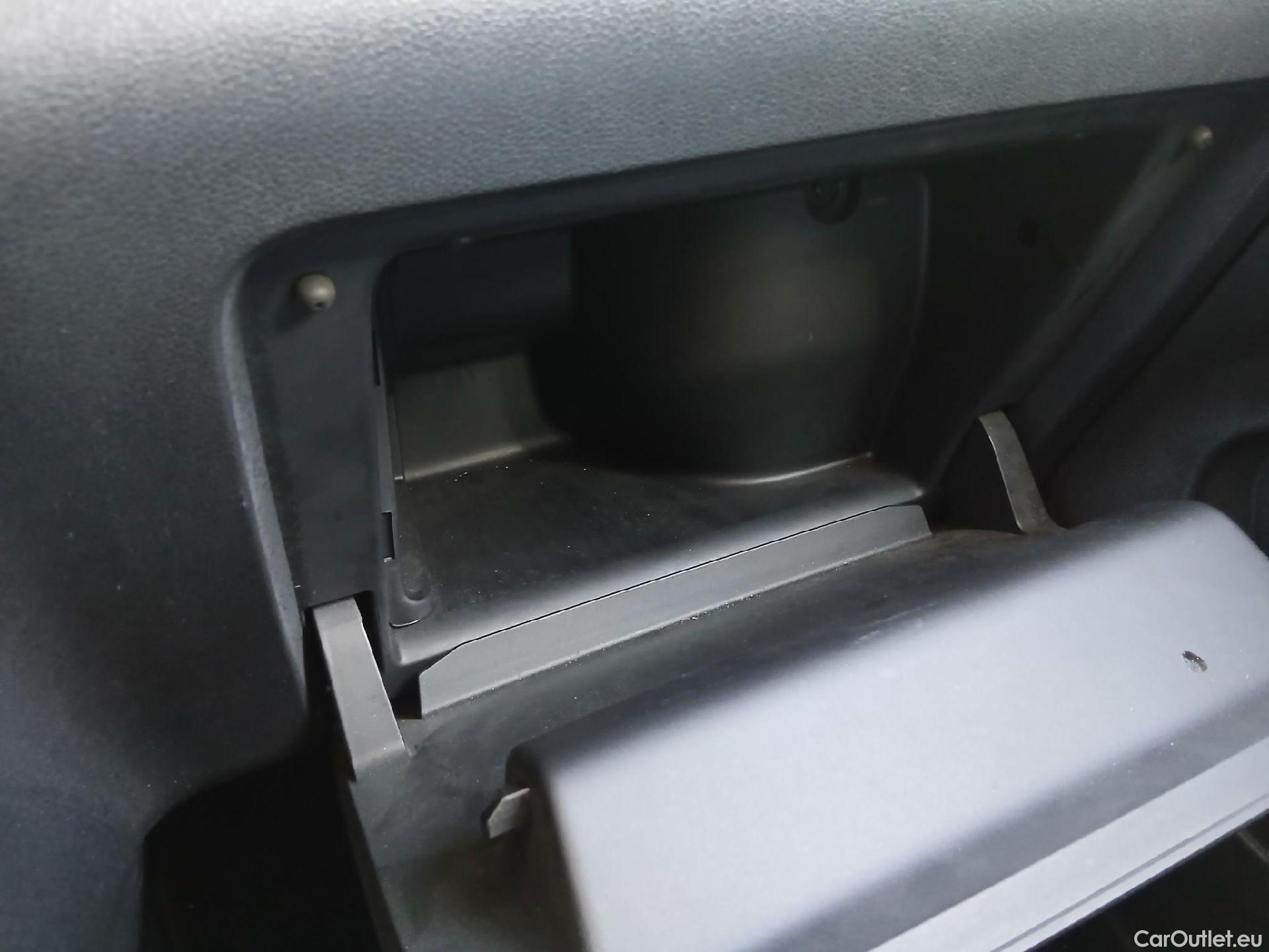  Peugeot  RIFTER PEUGEOT  / 2018 / 5P / monovolumen compacto Active Standard BlueHDi 73kW #1