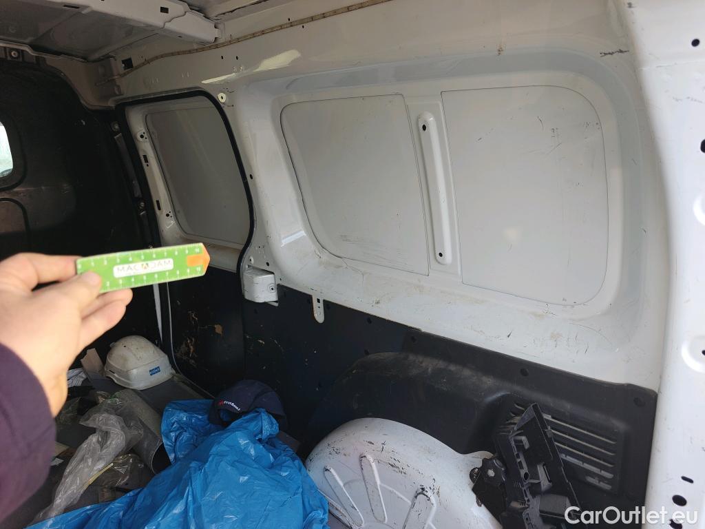  Renault  Kangoo RENAULT  Furgón/2013/4P/furgón derivado de turismo Profesional Maxi 2p dCi 66 kW (90 CV) #17