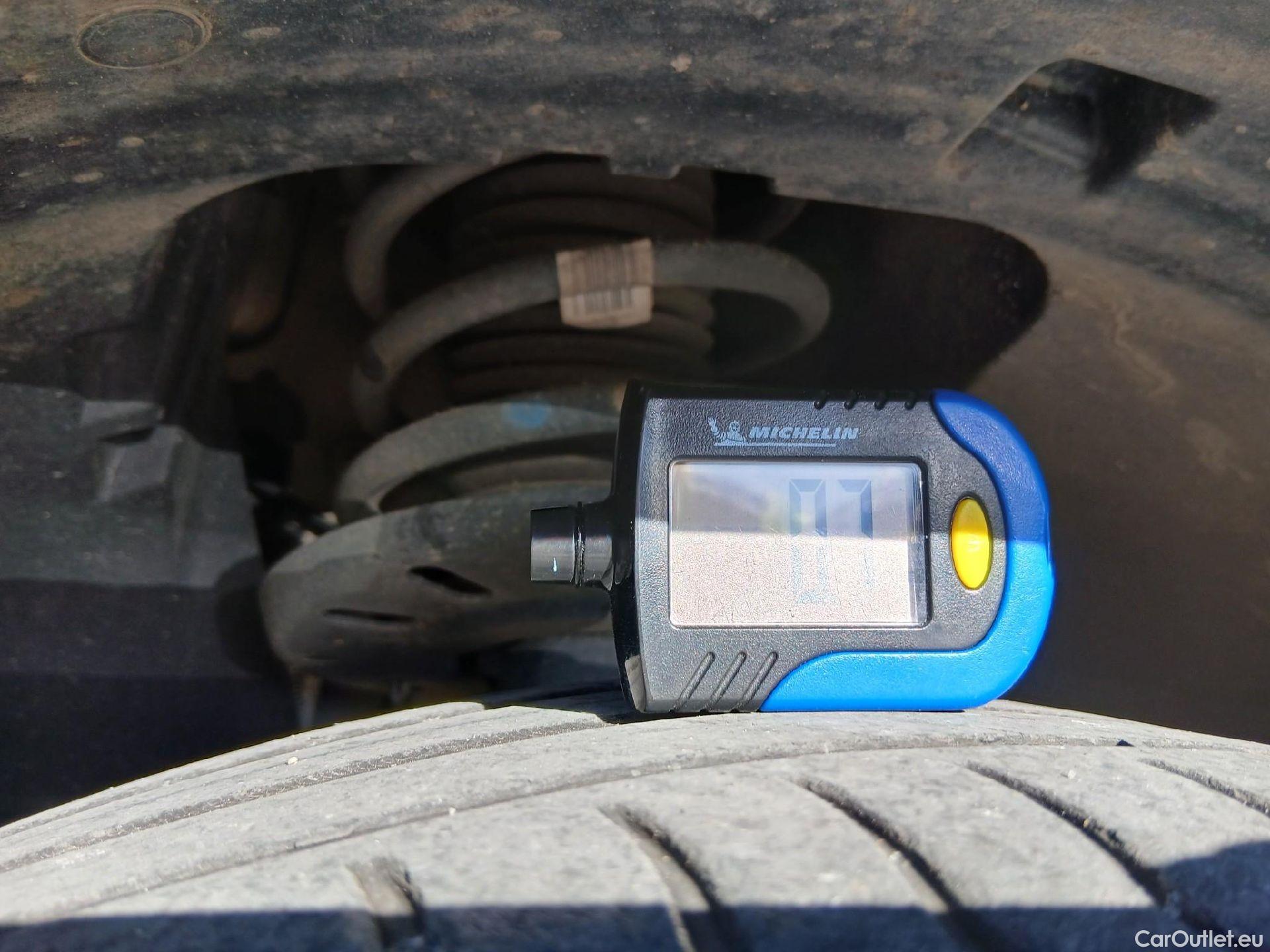  Peugeot  RIFTER PEUGEOT  / 2018 / 5P / monovolumen compacto Active Standard BlueHDi 73kW #41