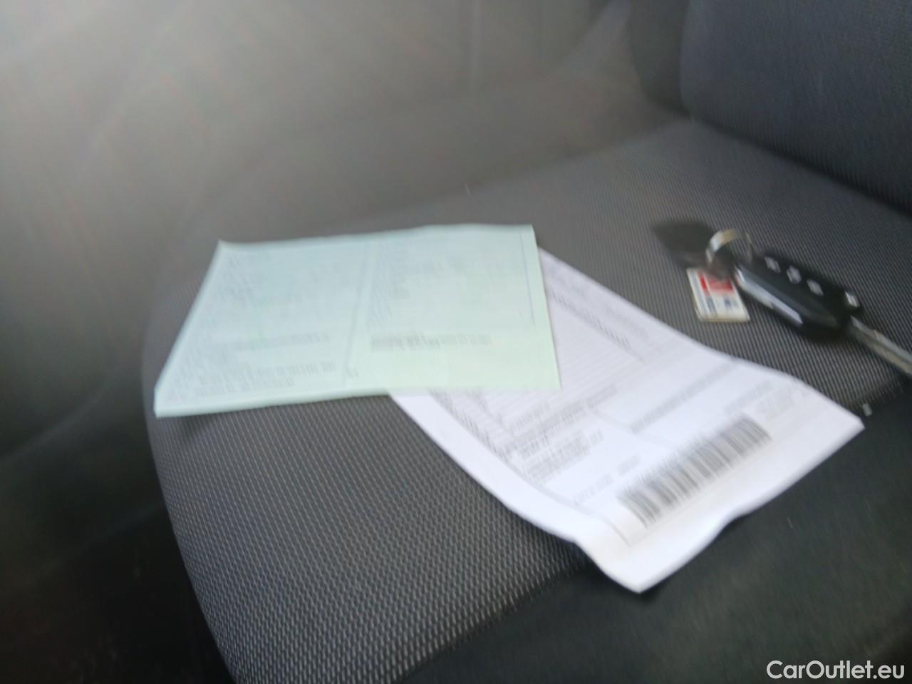  Peugeot  RIFTER PEUGEOT  / 2018 / 4P / combi Active Standard BlueHDi 73kW (IND) #35