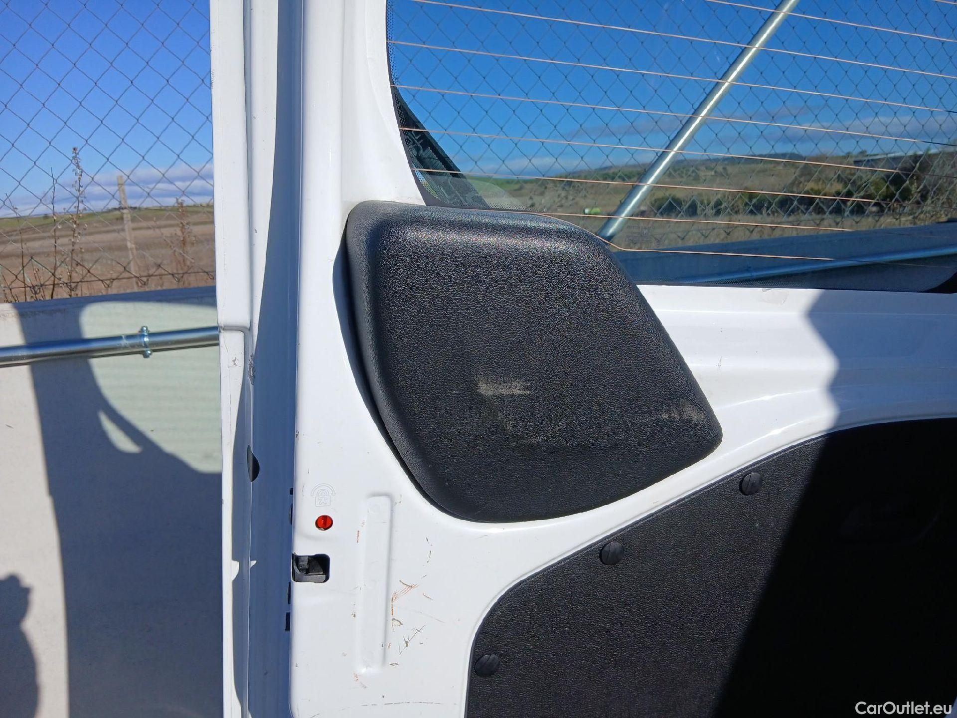  Peugeot  RIFTER PEUGEOT  / 2018 / 5P / monovolumen compacto Active Standard BlueHDi 73kW #28