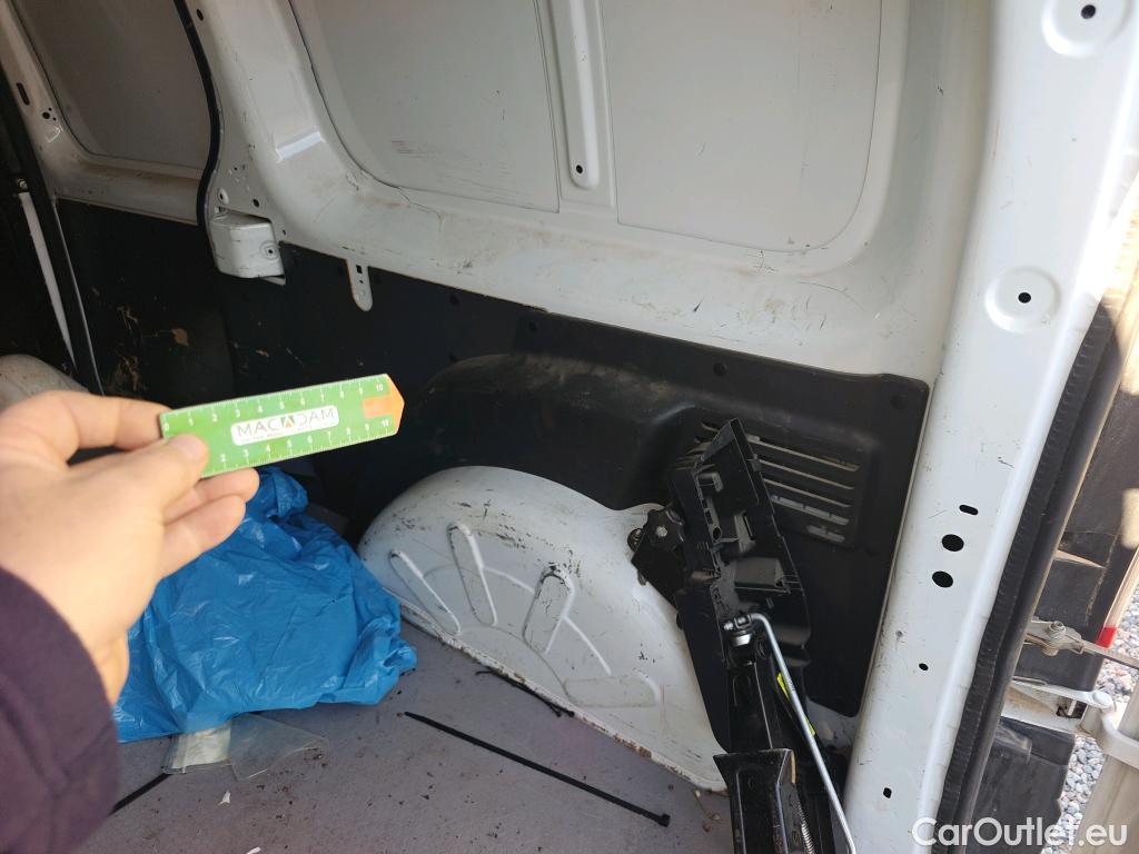  Renault  Kangoo RENAULT  Furgón/2013/4P/furgón derivado de turismo Profesional Maxi 2p dCi 66 kW (90 CV) #57