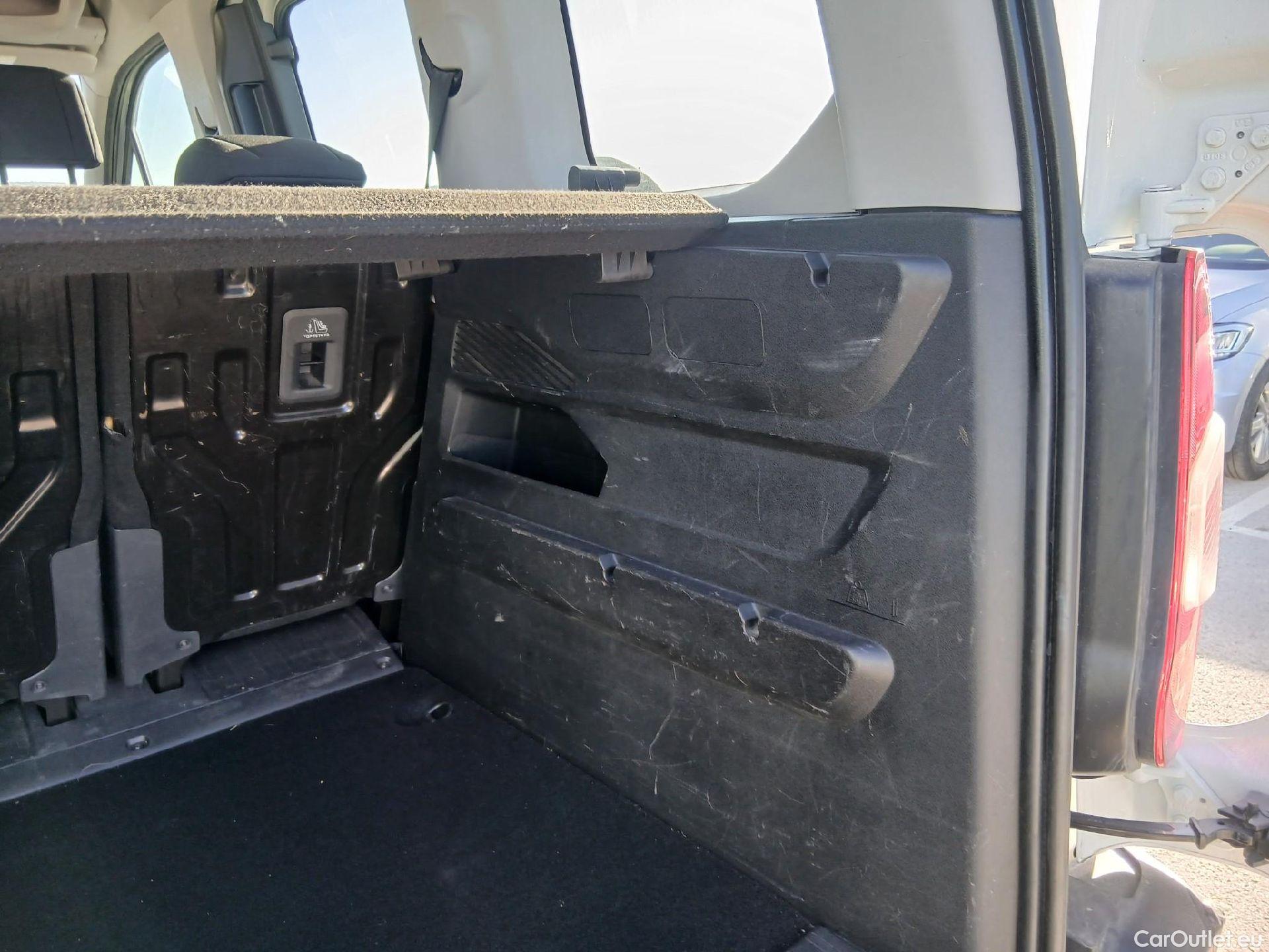  Peugeot  RIFTER PEUGEOT  / 2018 / 5P / monovolumen compacto Active Standard BlueHDi 73kW #30