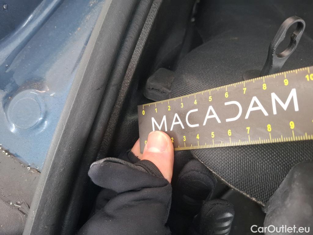  Mercedes  GLA MERCEDES-BENZ  / 2020 / 5P / SUV 1.3  250 e AMG LINE DCT #31