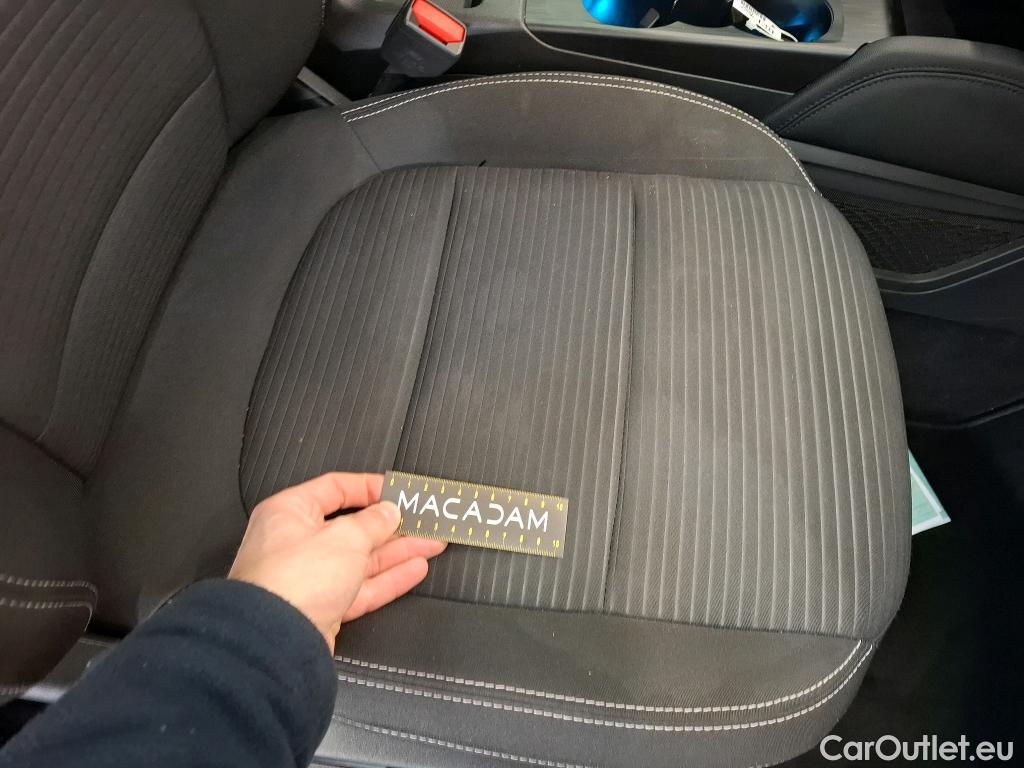  Ford  Kuga FORD  / 2019 / 5P / SUV 2.5 Dur 225 hybrid PHEV Pshift Titanium #30