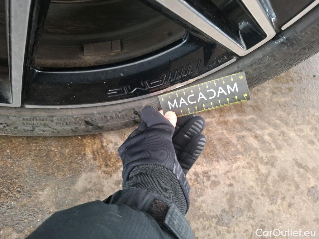  Mercedes  GLA MERCEDES-BENZ  / 2020 / 5P / SUV 1.3  250 e AMG LINE DCT #57