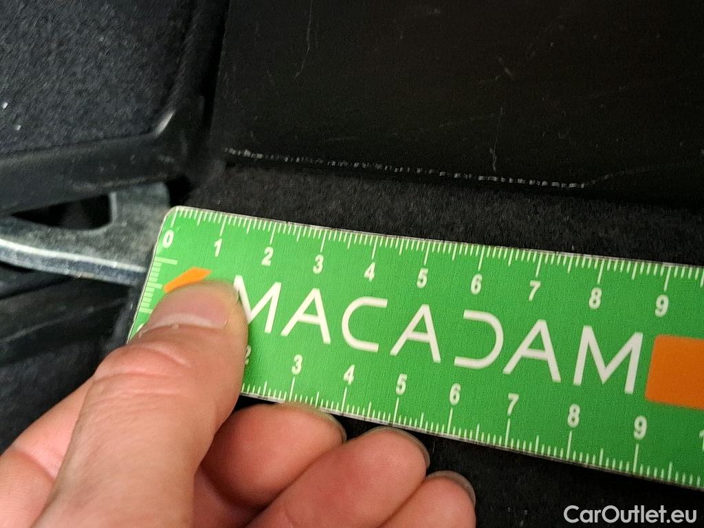  Mercedes  GLA MERCEDES-BENZ  / 2020 / 5P / SUV 2.0  220D AMG LINE 4MATIC DCT #9