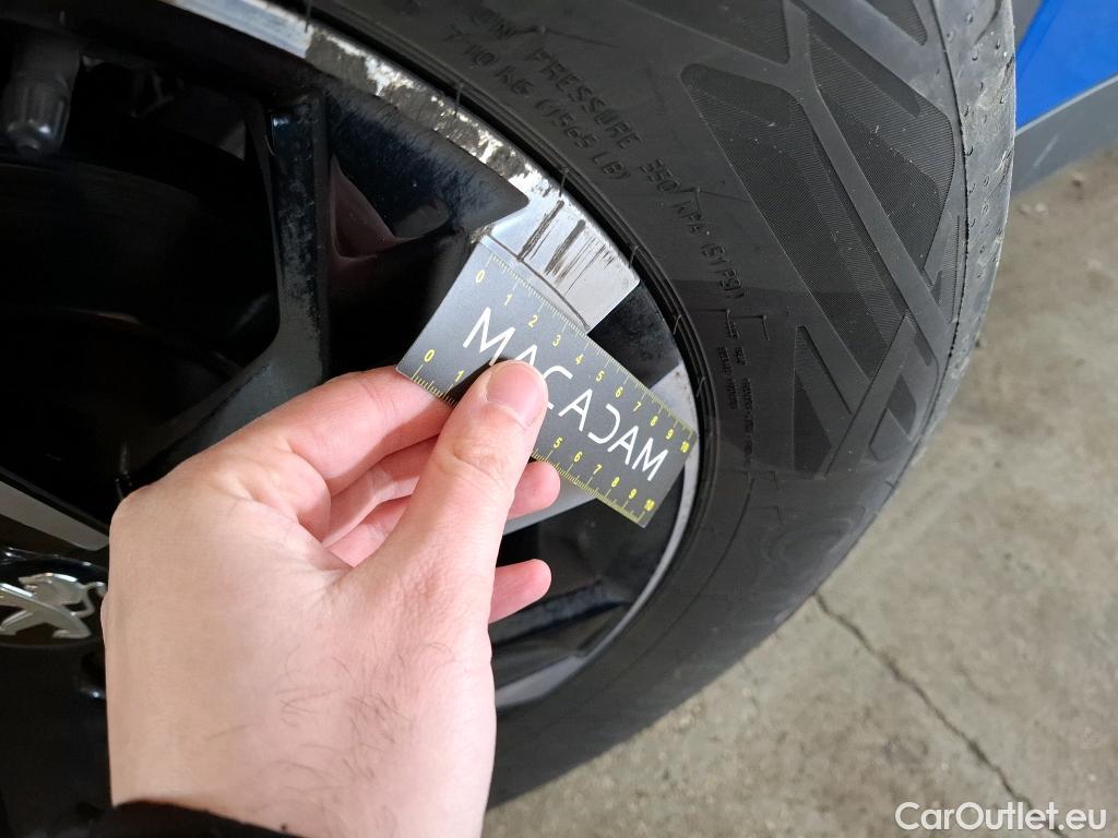  Peugeot  2008  Allure Pack 1.5 HDi 130CV BVA8 E6d #17