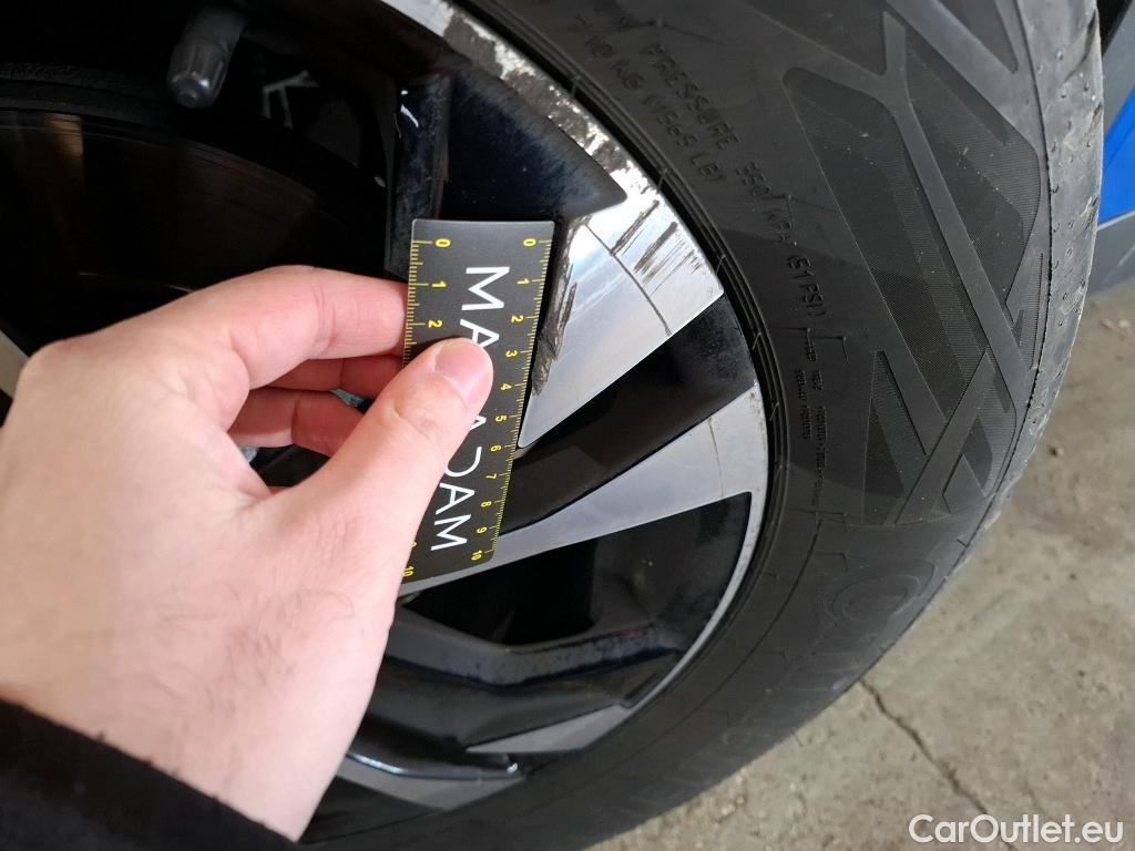  Peugeot  2008  Allure Pack 1.5 HDi 130CV BVA8 E6d #19