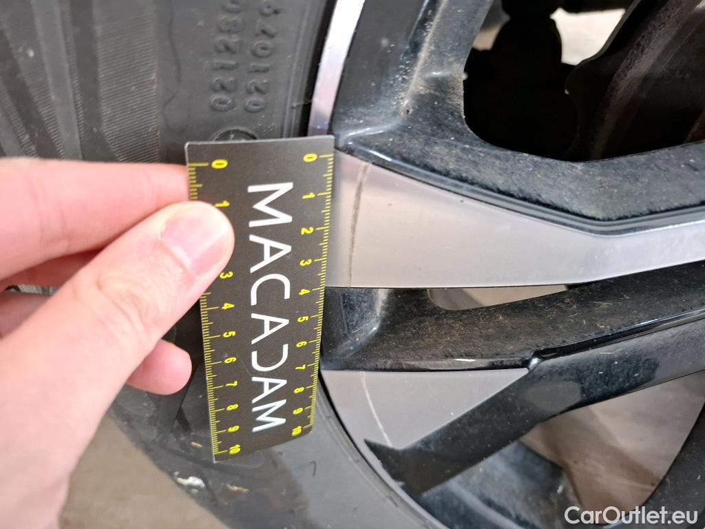  Peugeot  2008  Allure Pack 1.5 HDi 130CV BVA8 E6d #23