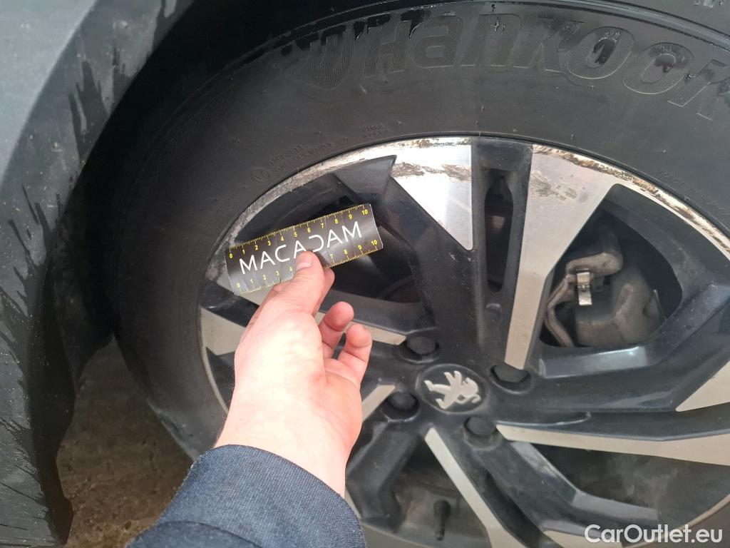  Peugeot  2008  Allure Business 1.5 HDi 130CV BVA8 E6d #14