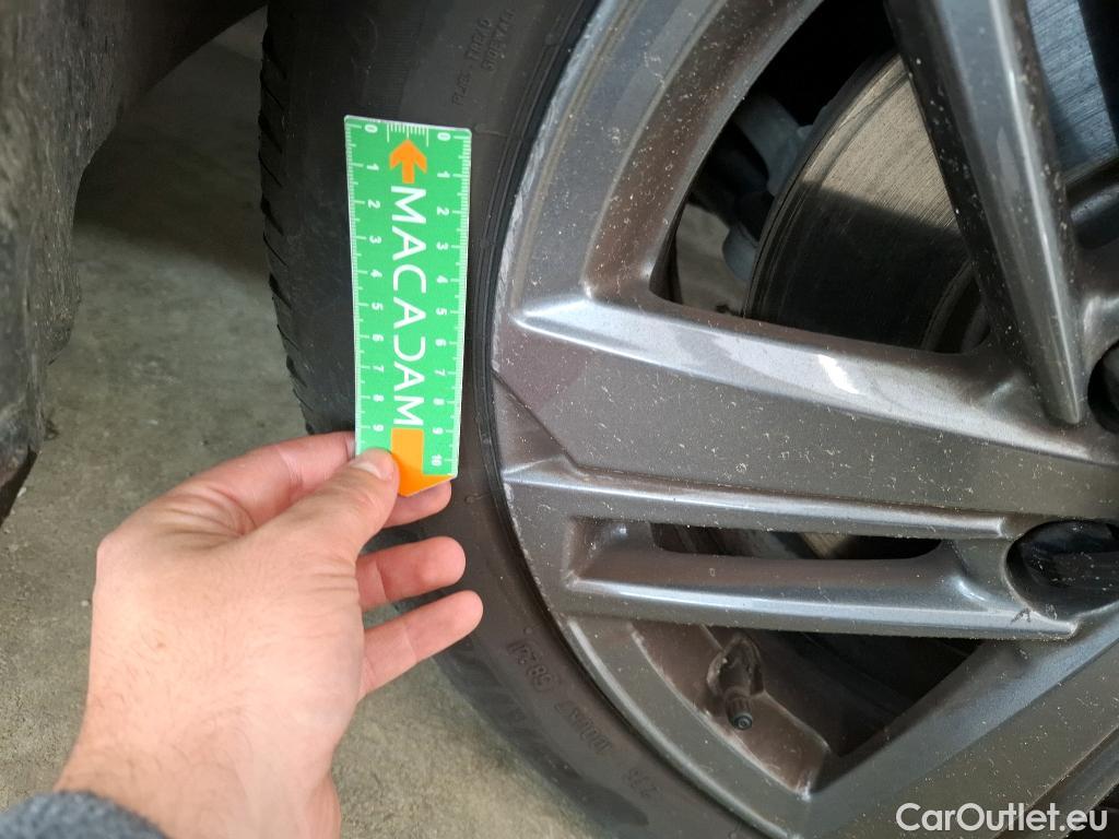  Peugeot  308 PEUGEOT  SW / 2021 / 5P / Break PureTech 130 S&S ACTIVE PACK #4