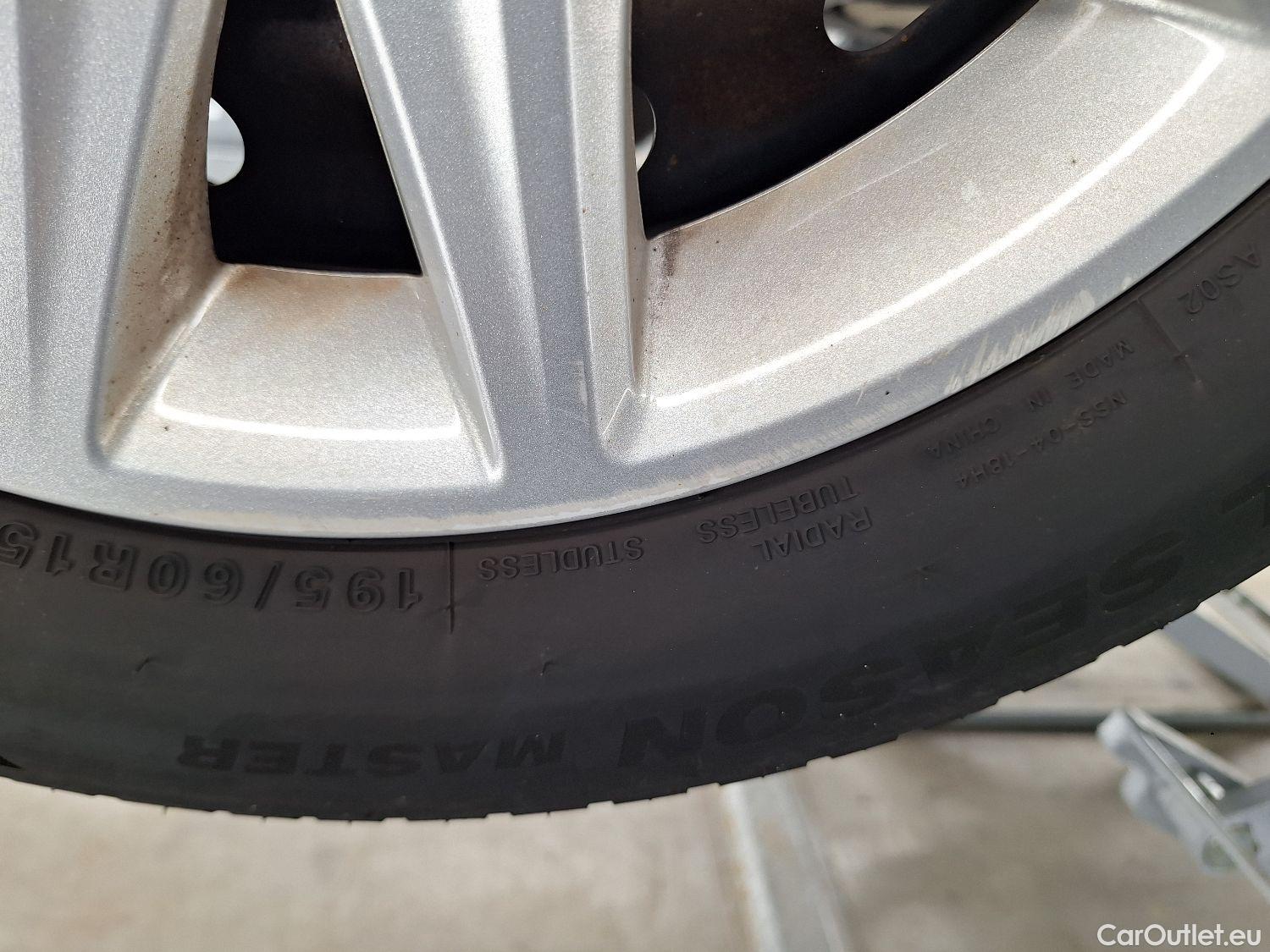  Ford  Fiesta Ford,  '17, Ford  1.1i 52kW Business Class 5d #4