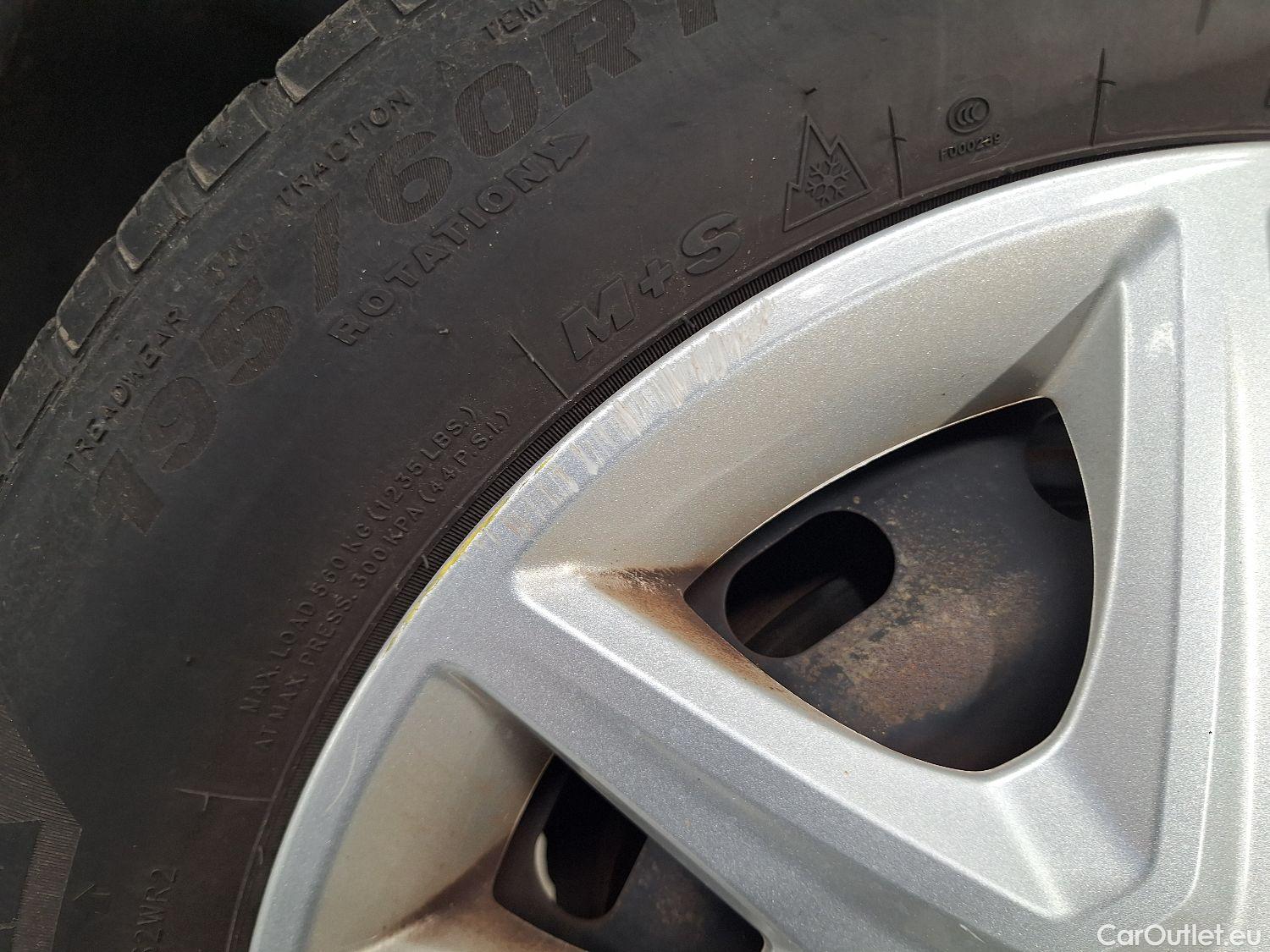  Ford  Fiesta Ford,  '17, Ford  1.1i 52kW Business Class 5d #2