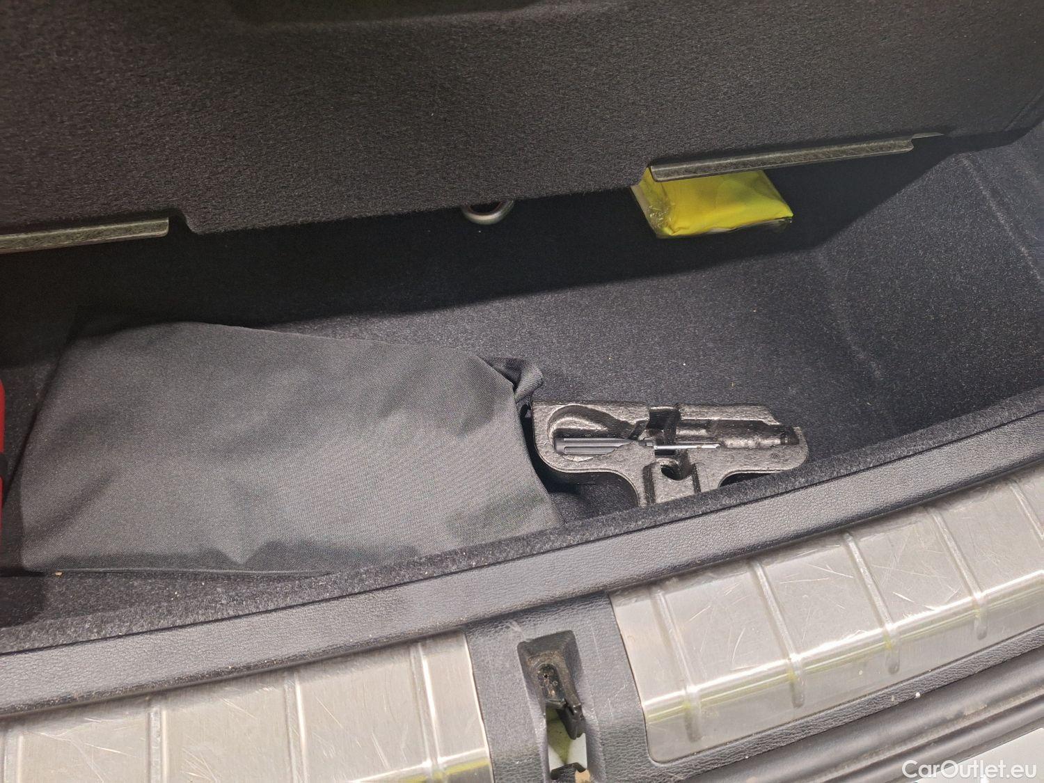  Bmw  X1 BMW,  FL'19, BMW  sDrive18iA (100 kW) 5d #1