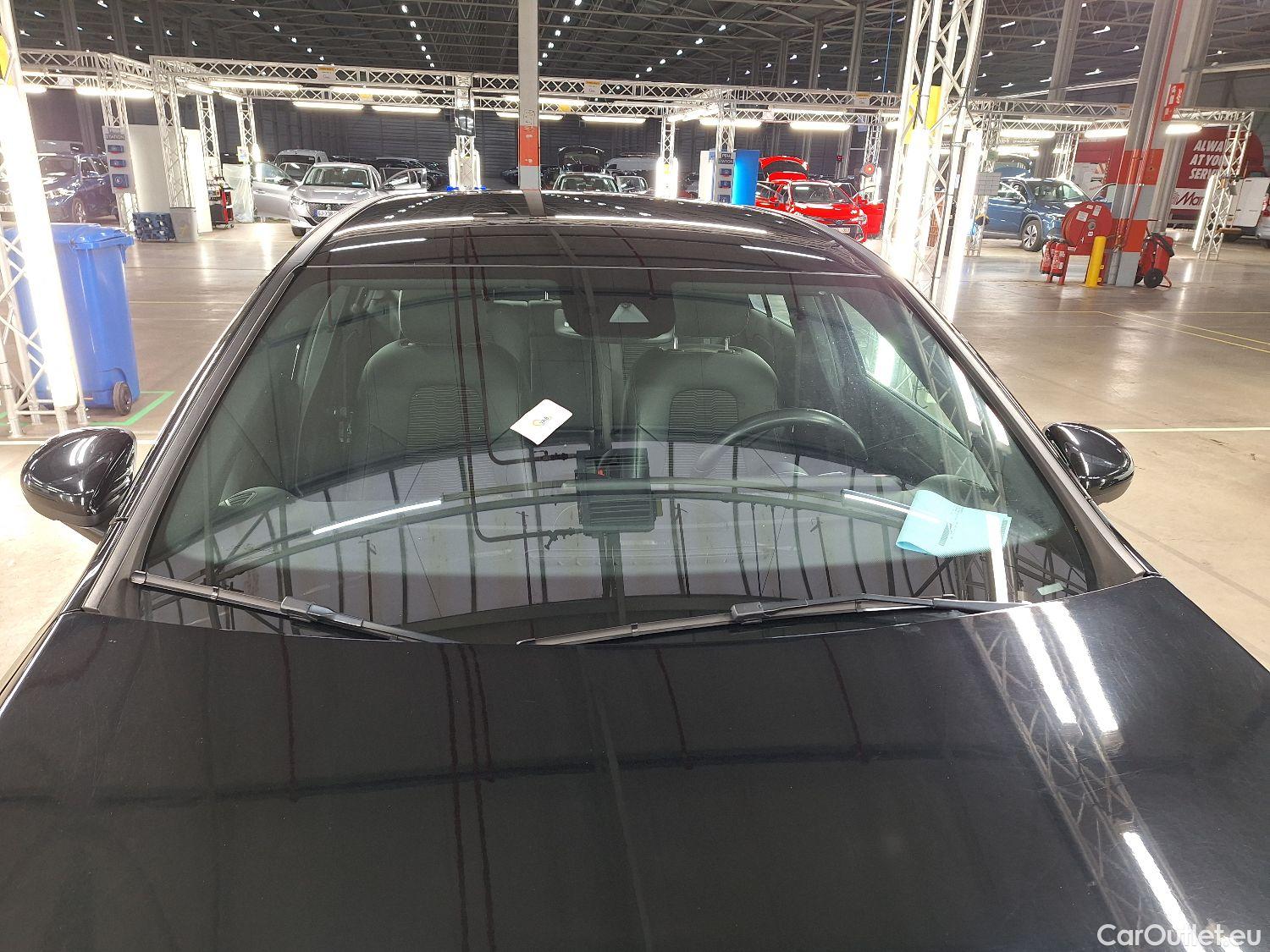  Mercedes  A-Klasse Mercedes, A-Class Berline '18, Mercedes-Benz  Limousine A 180 d DCT Launc #1