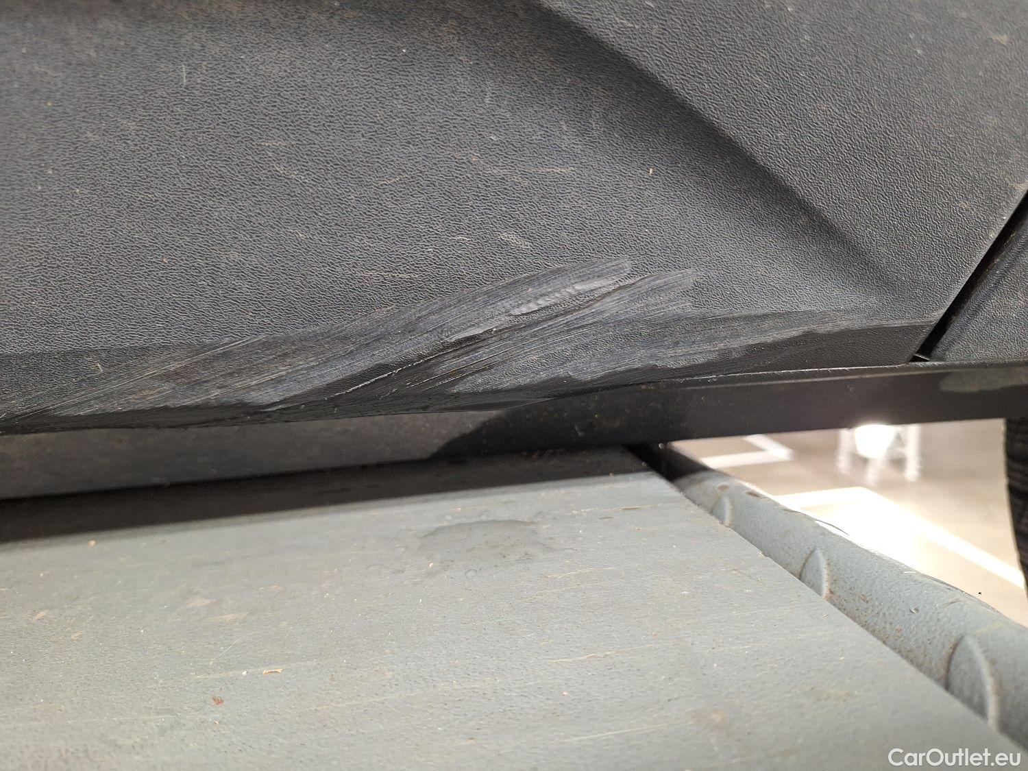  Volvo  XC 40 Volvo, XC40 '17 PHEV, Volvo XC40 T4 Recharge Geartronic R-Design 5d #3